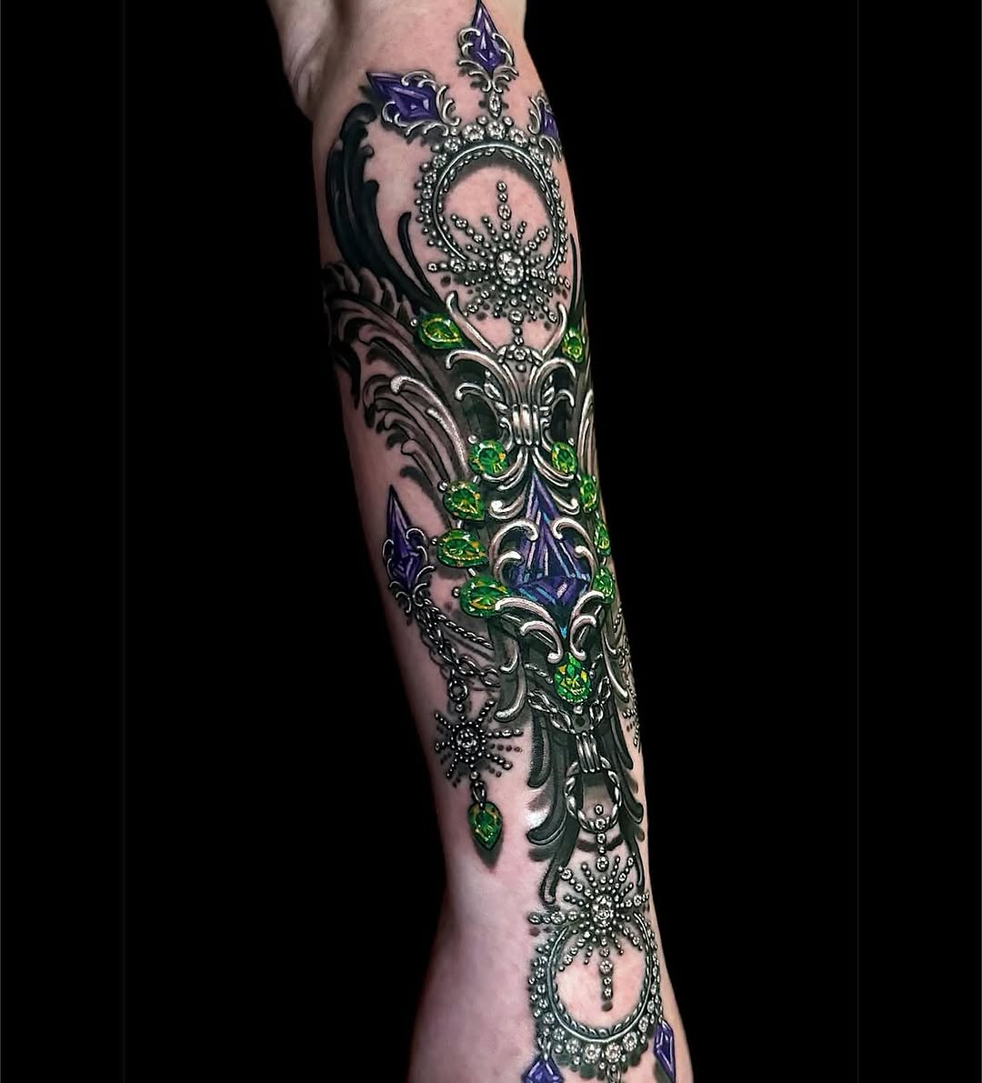 Tattoo by @amberstrangetattoos โ ornamental, black_and_grey