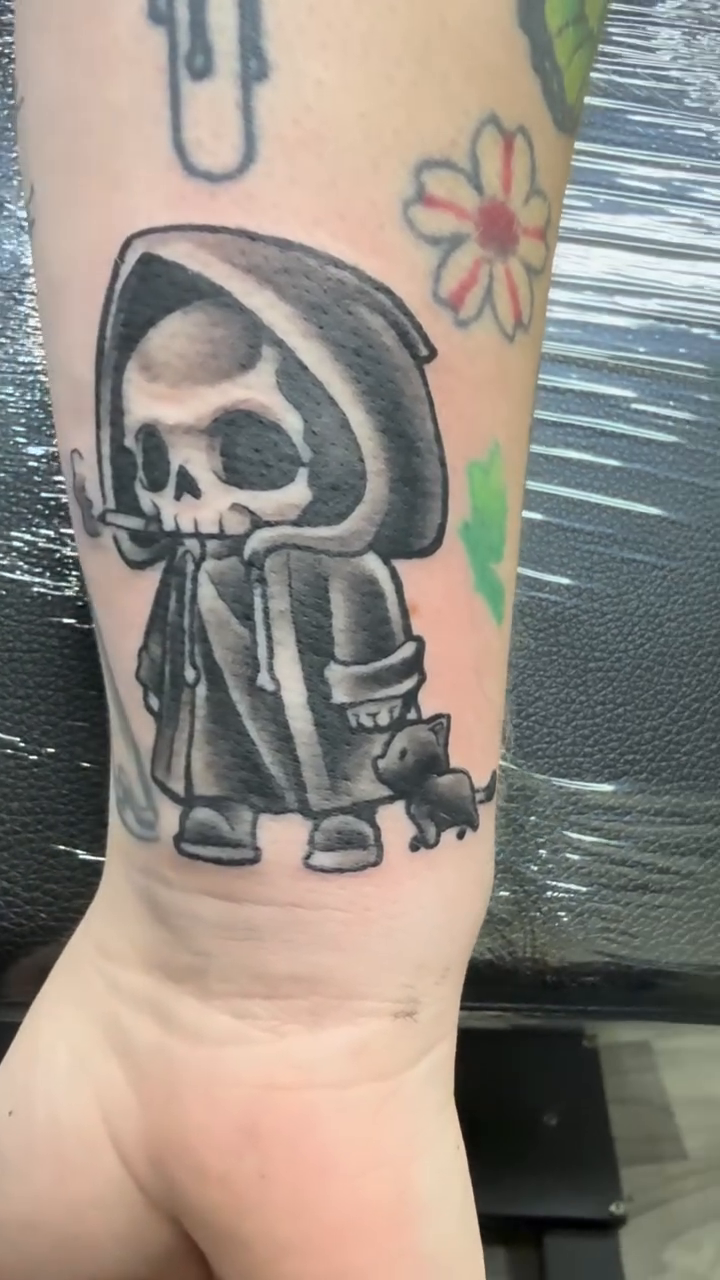 Tattoo by @damian_james_tattoo — black_and_grey, new_school