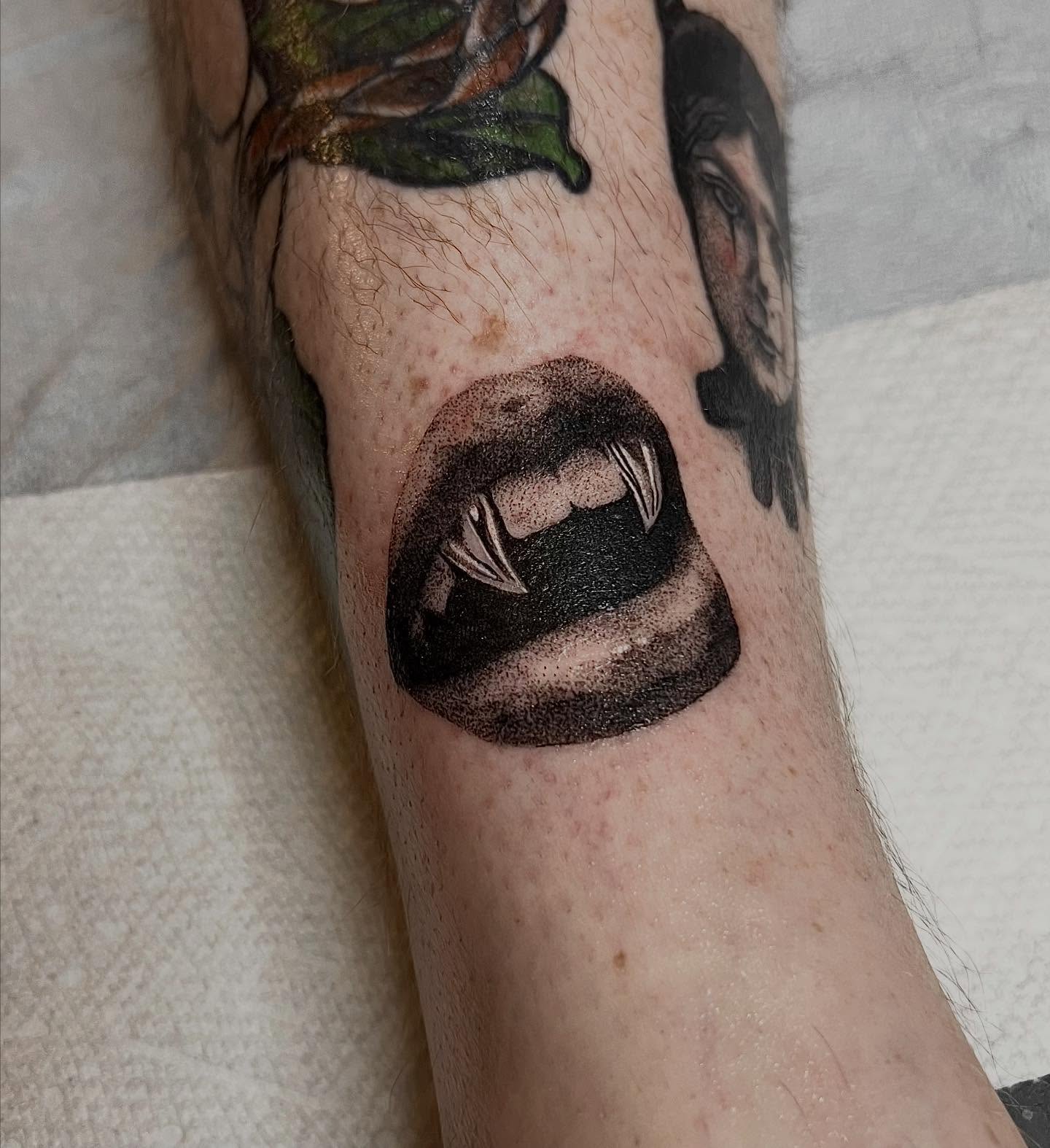 Tattoo by @themerriestofsummers — black_and_grey