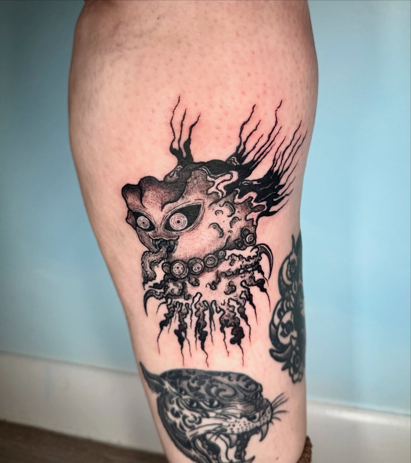 Tattoo by @bsomebodytattoos — black_and_grey
