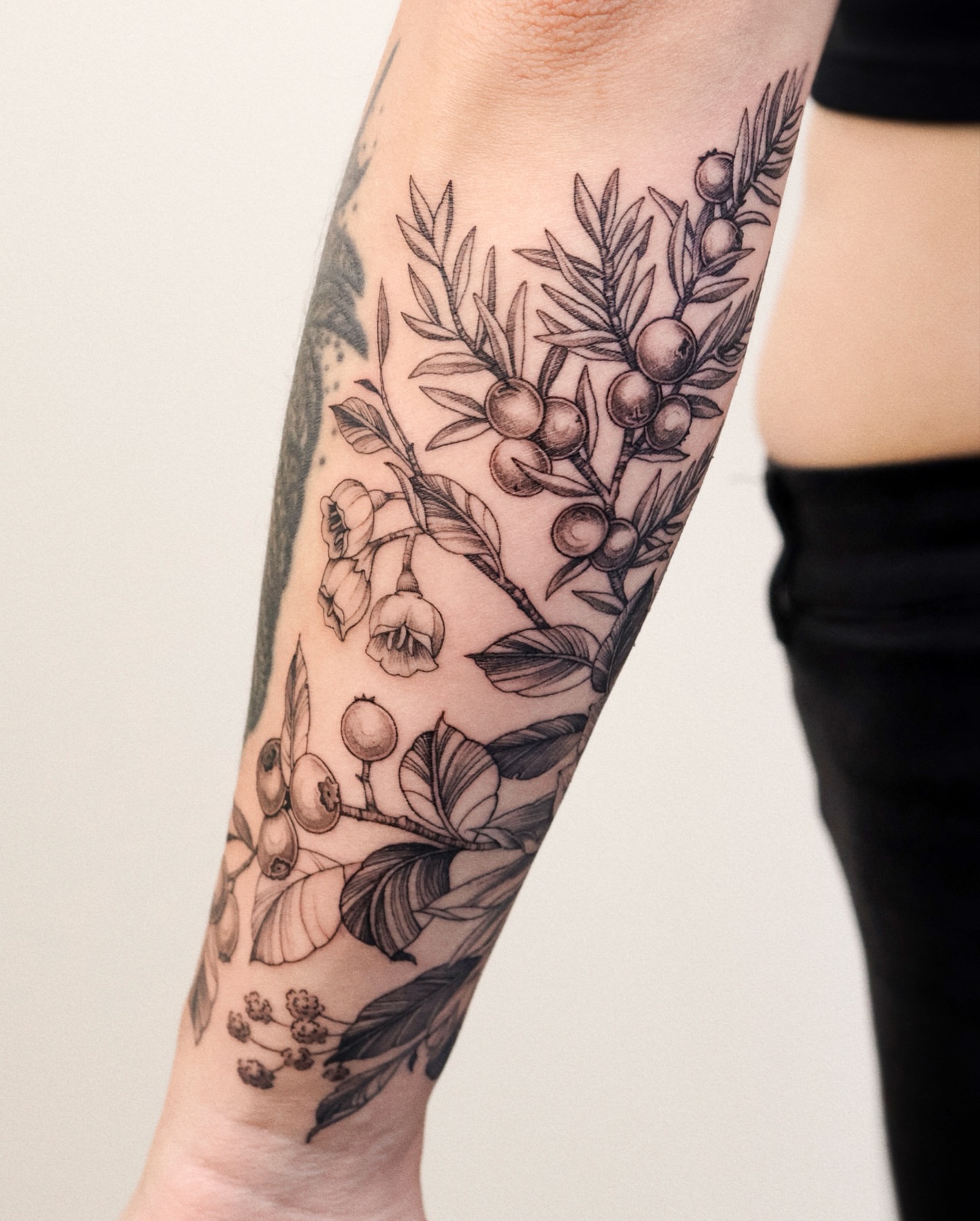 Tattoo by @yulight_tattoo — black_and_grey