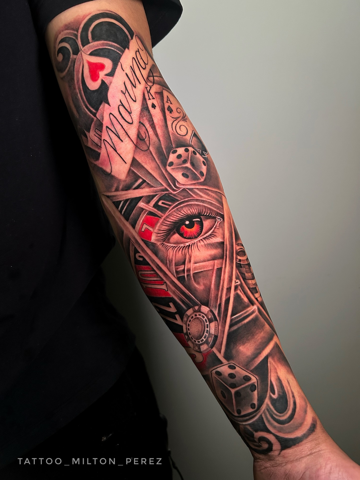 Tattoo by @suicidaink.tattoo โ realism, geometric
