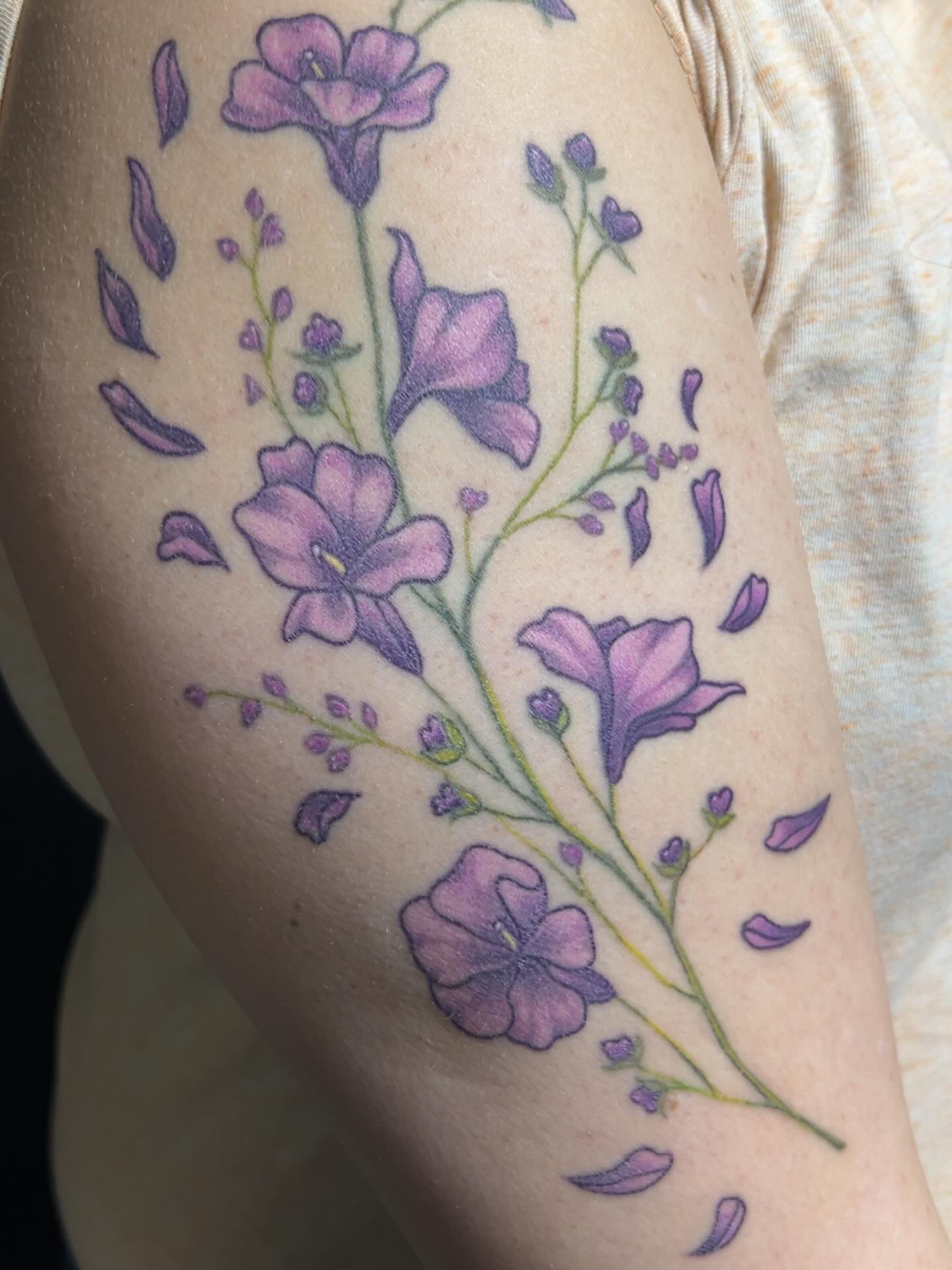 Tattoo by @little.inkedfaerie — dotwork