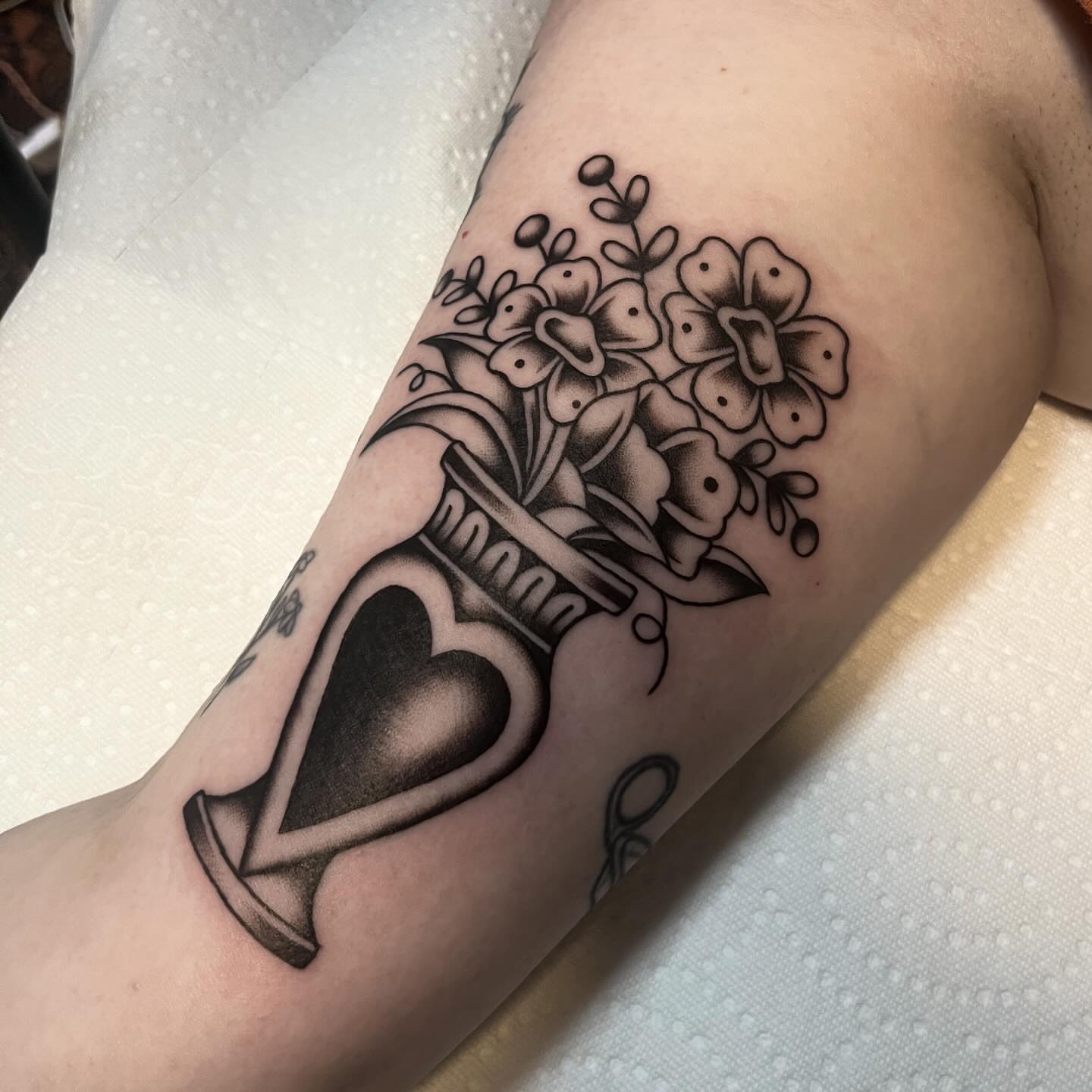Tattoo by @ninarosatattoo — black_and_grey