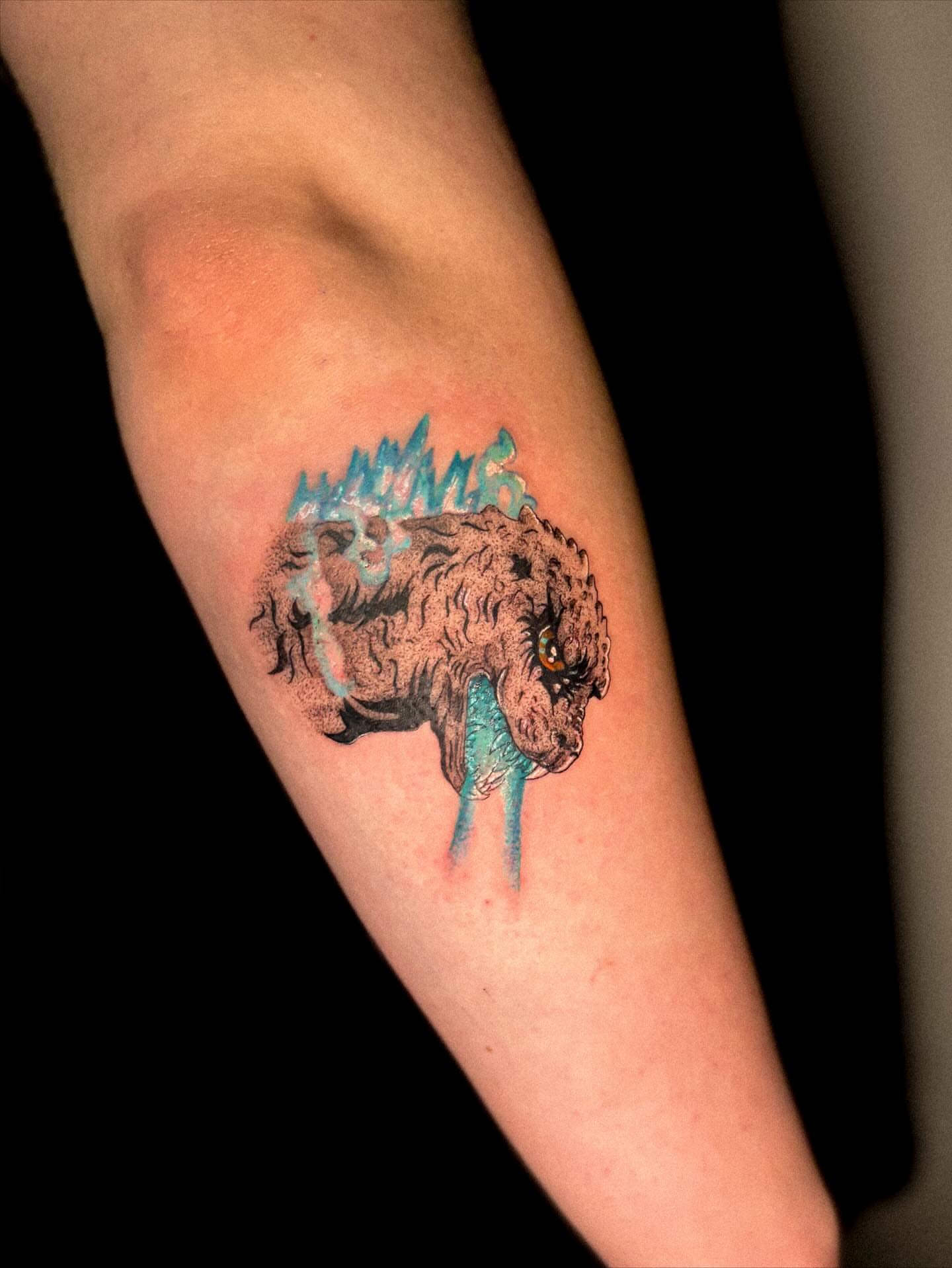 Bear realism tattoo on the forearm by 조조