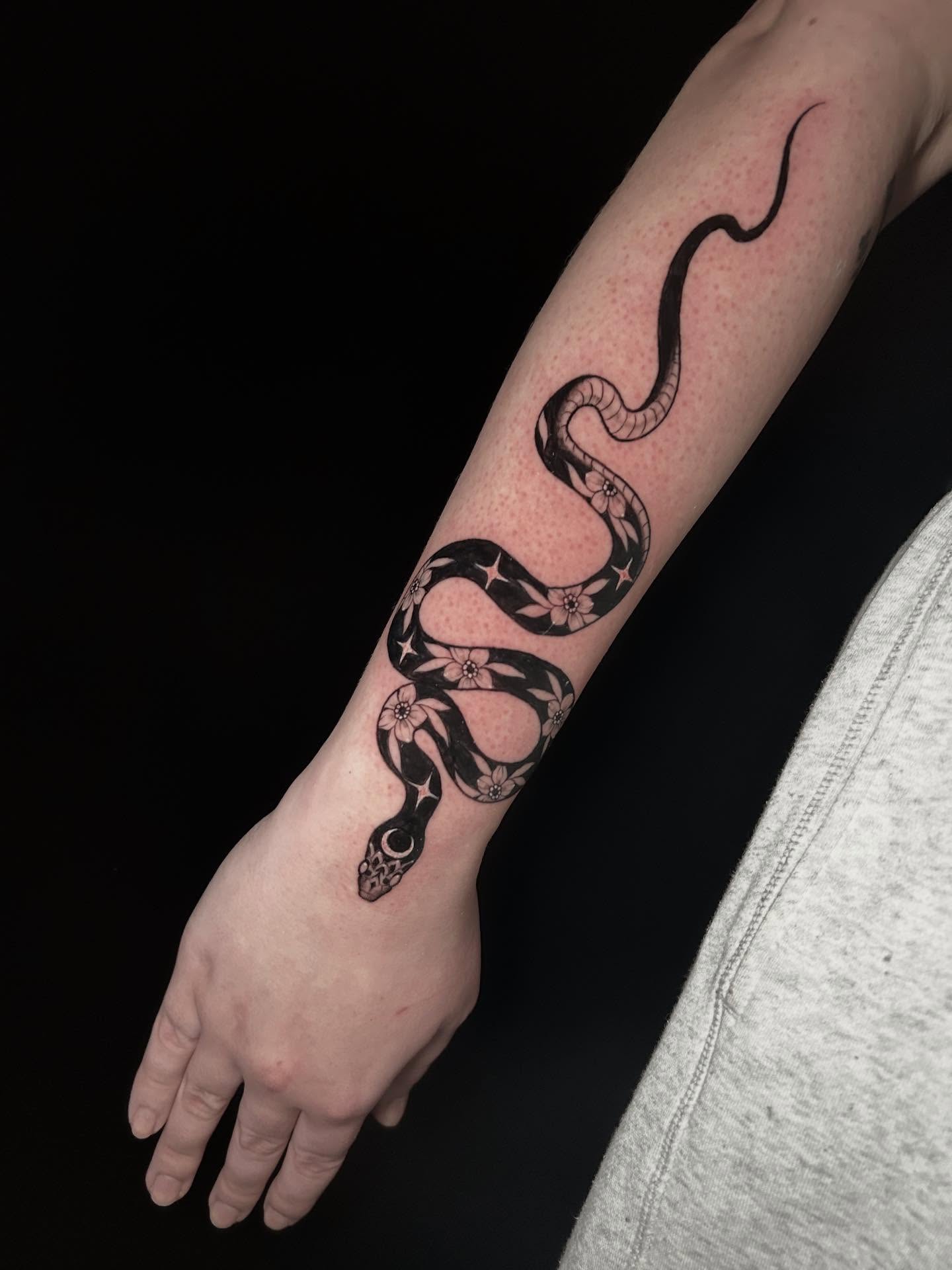 Tattoo by @ashleemshar — black_and_grey
