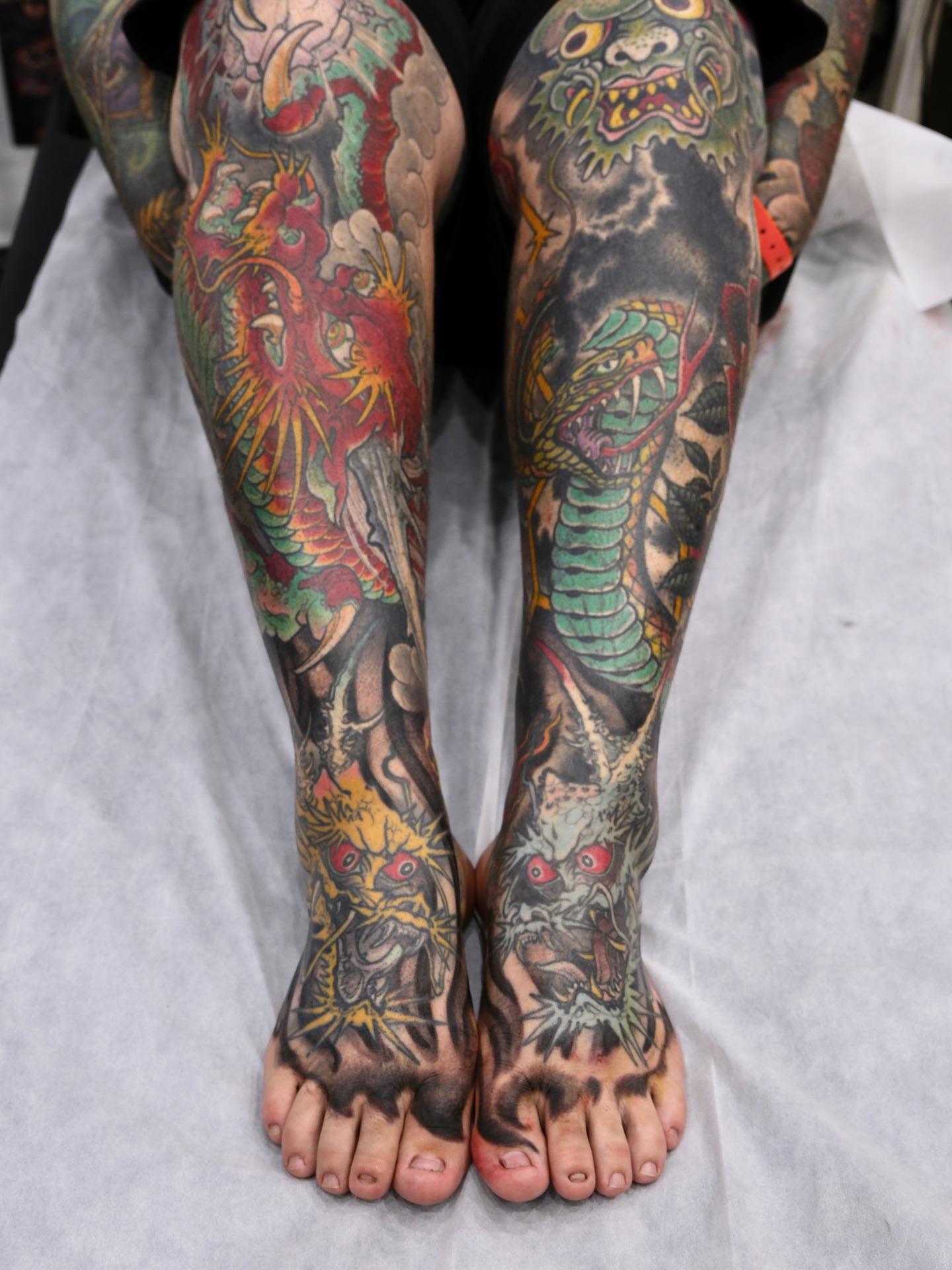 Mythical creatures American traditional tattoo on the leg by 睿刺造物