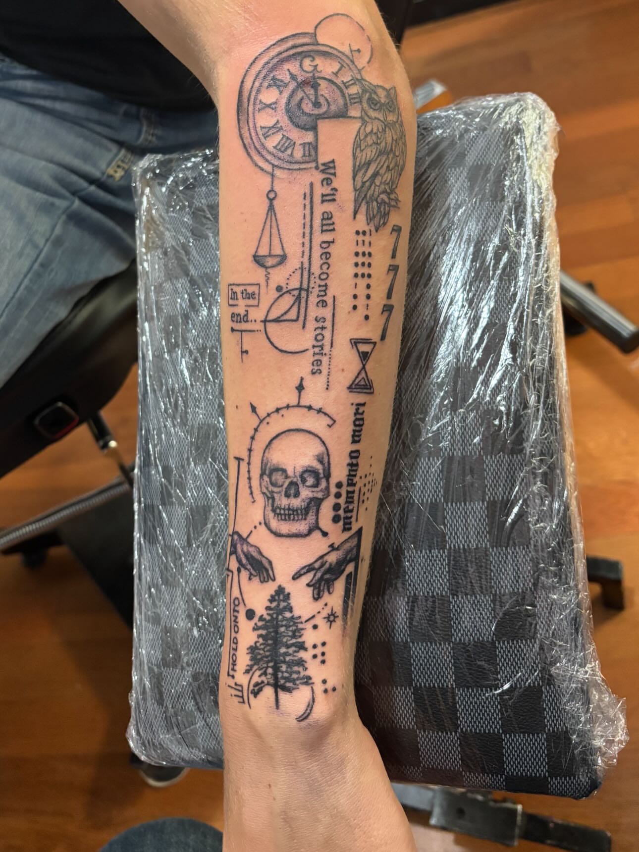 Tattoo by @jesusmunster — black_and_grey