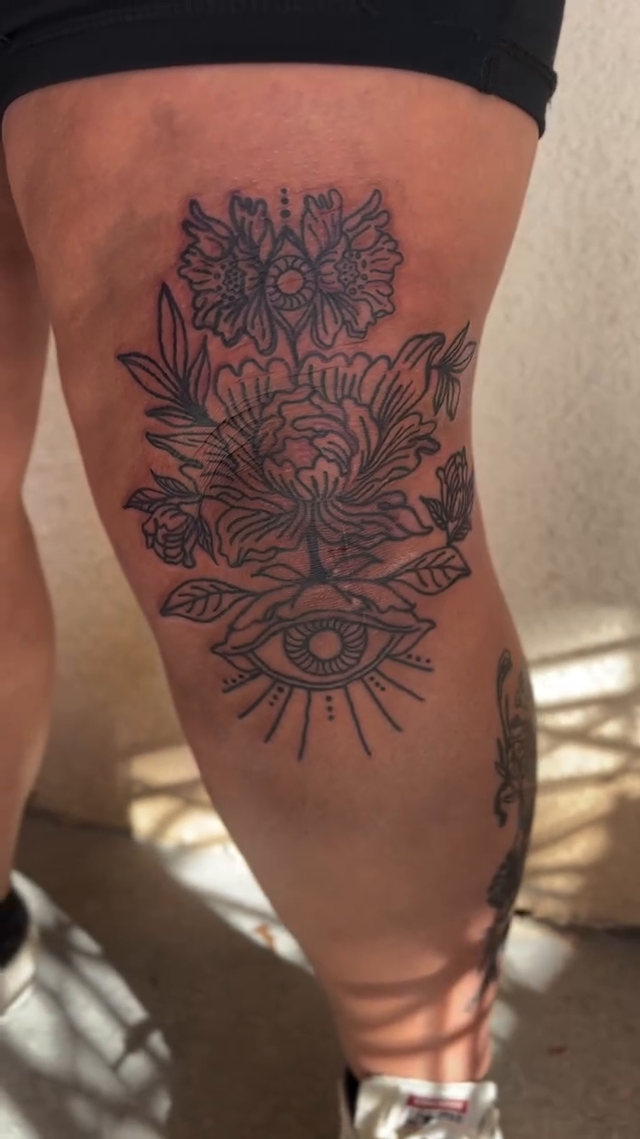 Tattoo by @waywardwildertattoos โ fine_line, black_and_grey