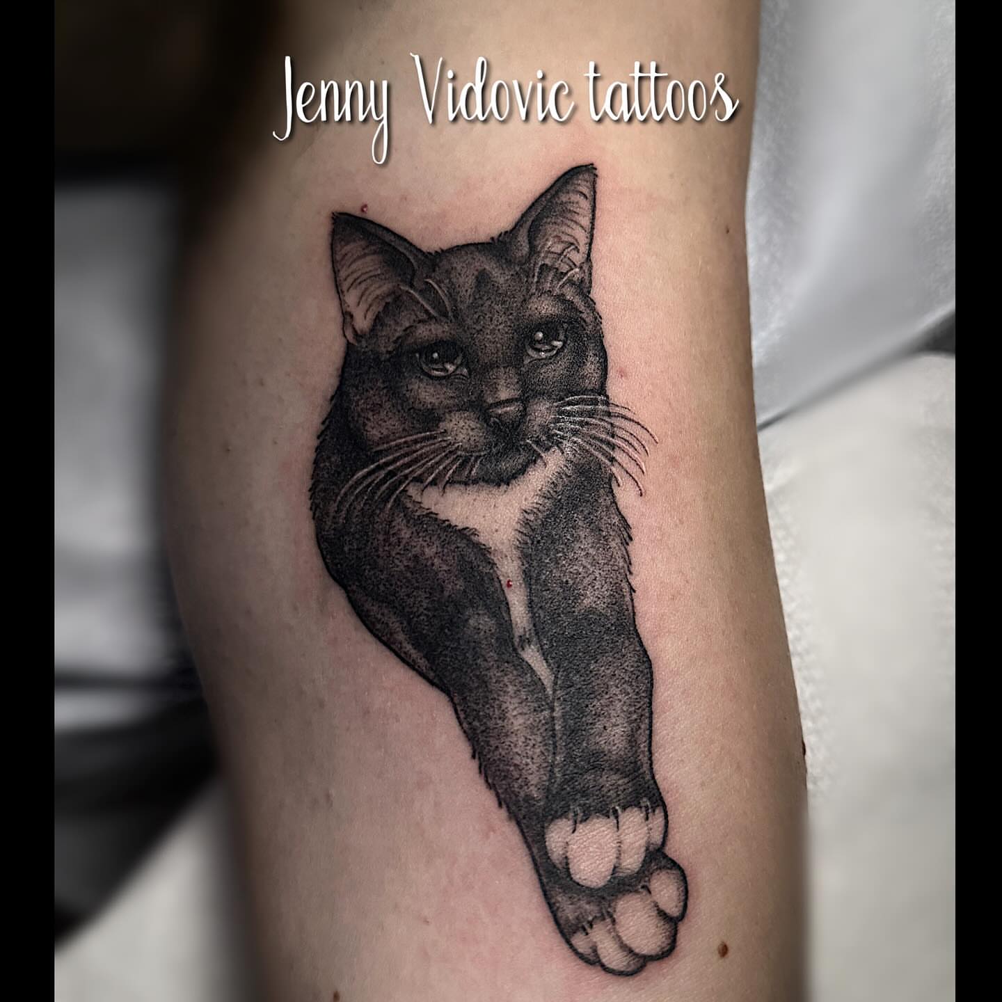 Tattoo by @turkeybasturz — dotwork, realism