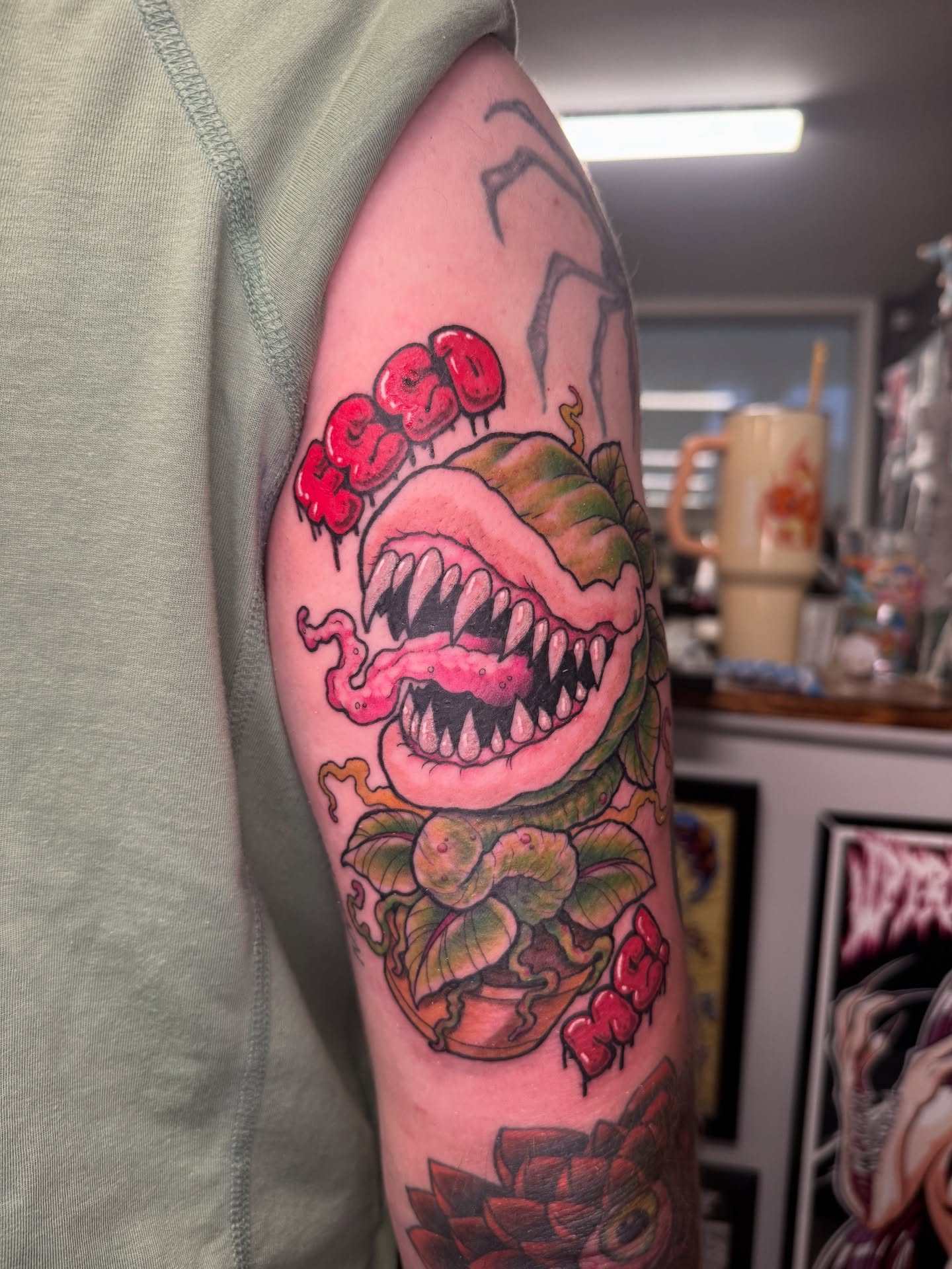 Tattoo by @todoroshetattoos โ american_traditional, trash_polka