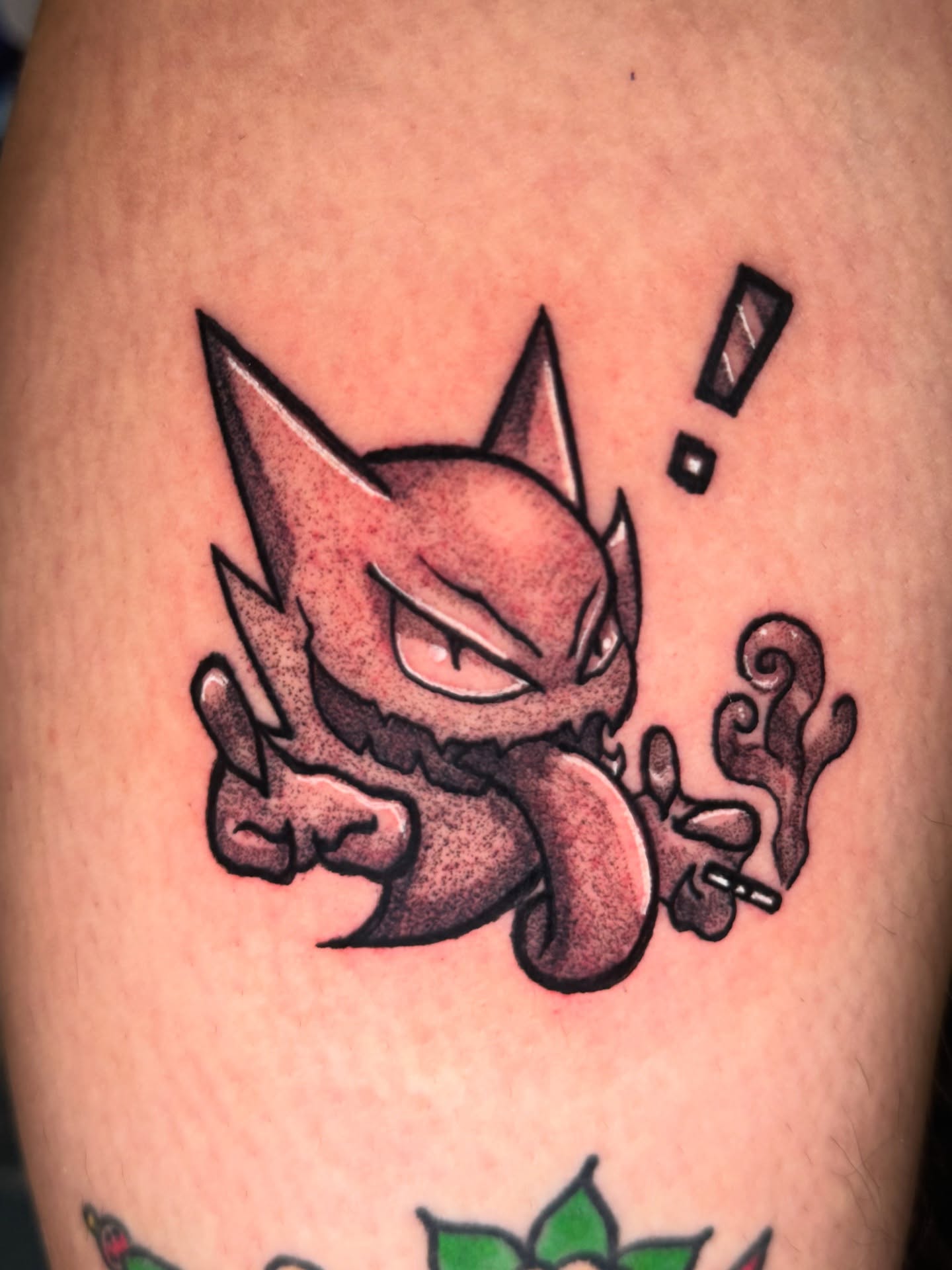 Tattoo by @shushe_tattoo โ dotwork