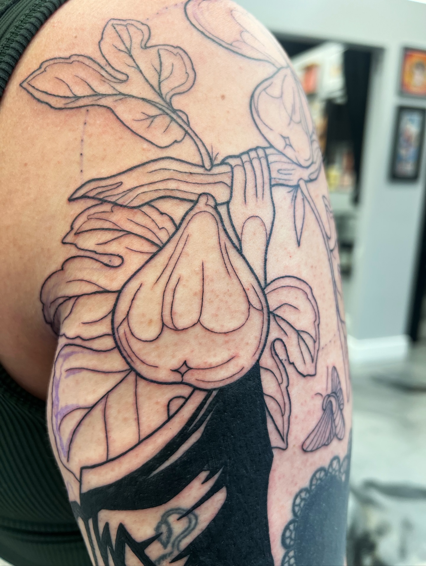 Tattoo by @zoeysageink — black_and_grey