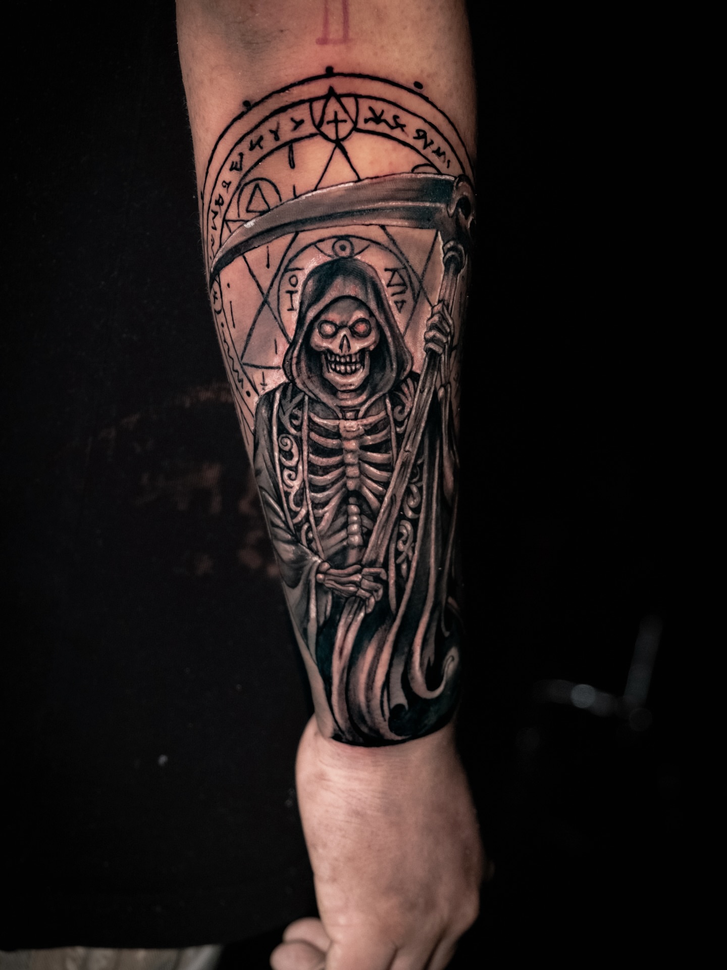 Tattoo by @eriktats13 — black_and_grey, realism