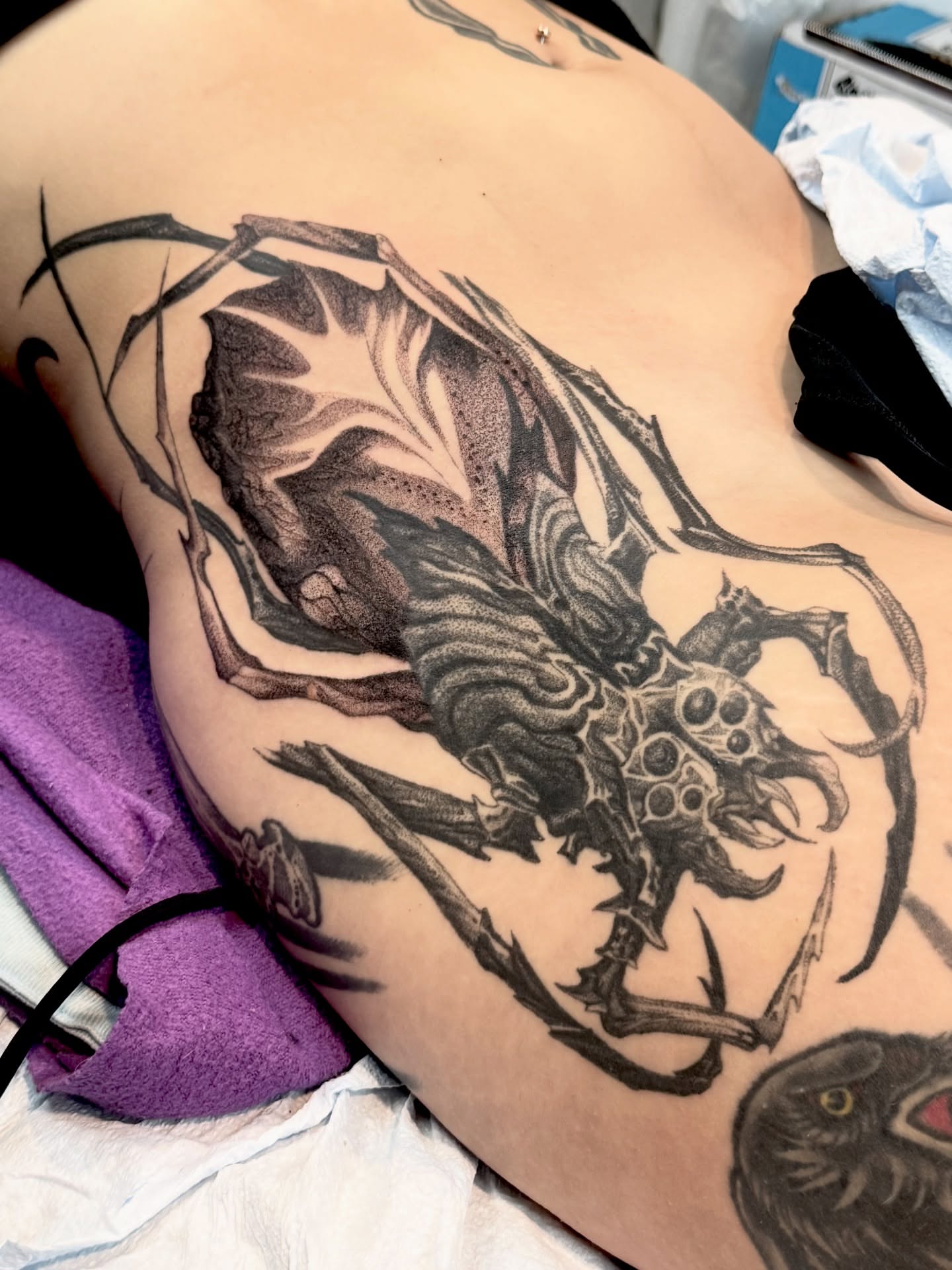 Dragon realism tattoo on the back by Erick Mendivil
