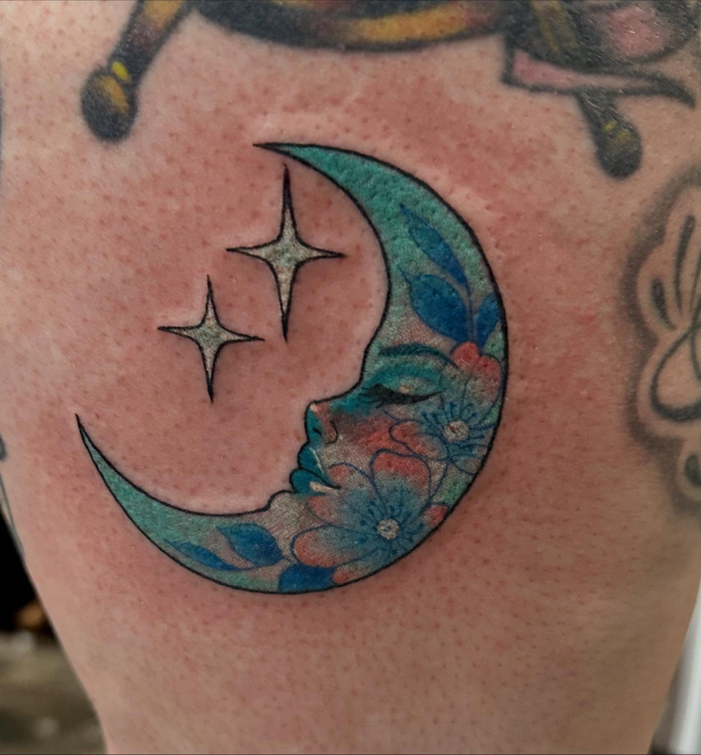 Tattoo by @all_buttered_up โ dotwork