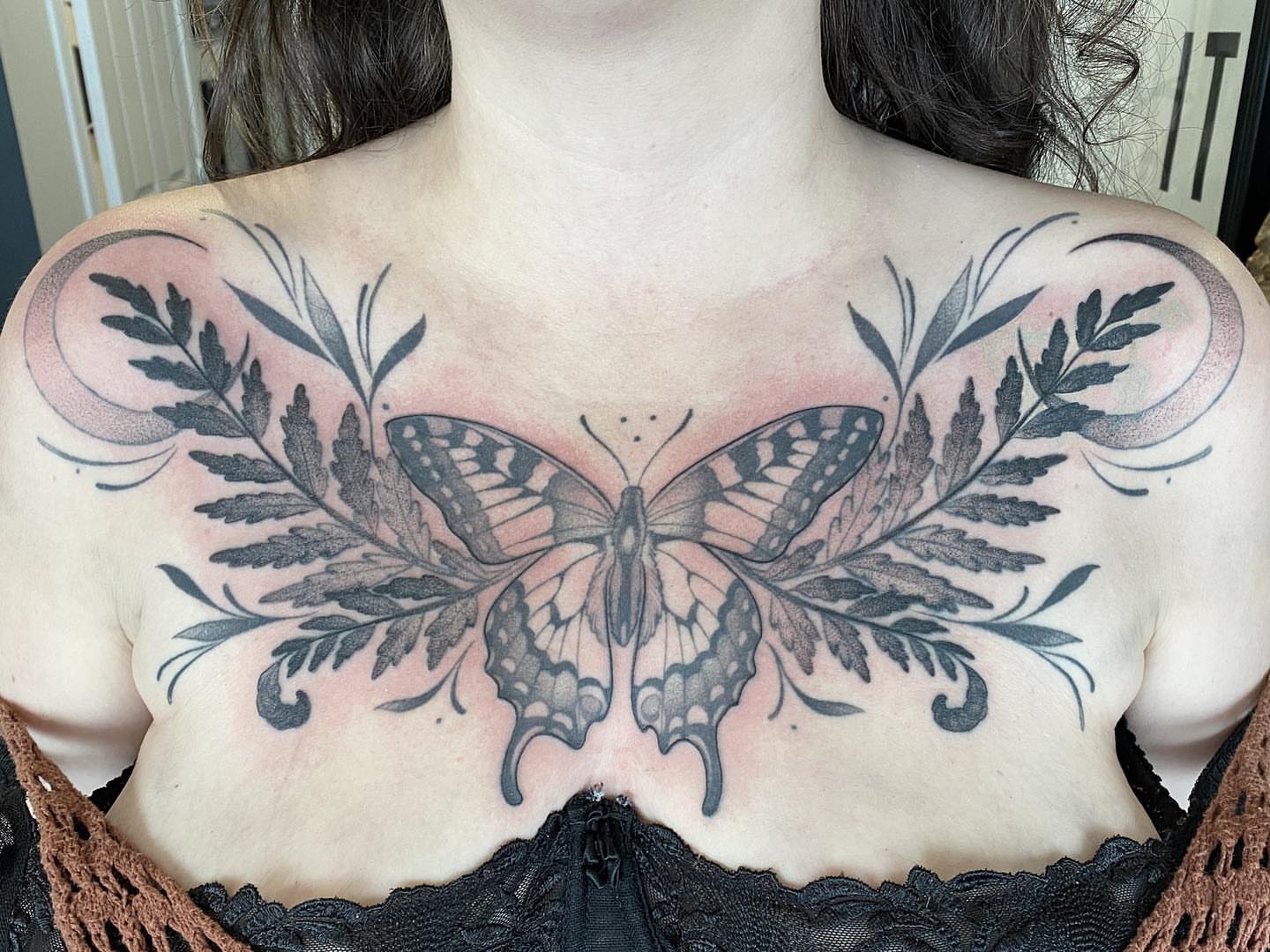 Tattoo by @samilouisetattoos — black_and_grey, realism