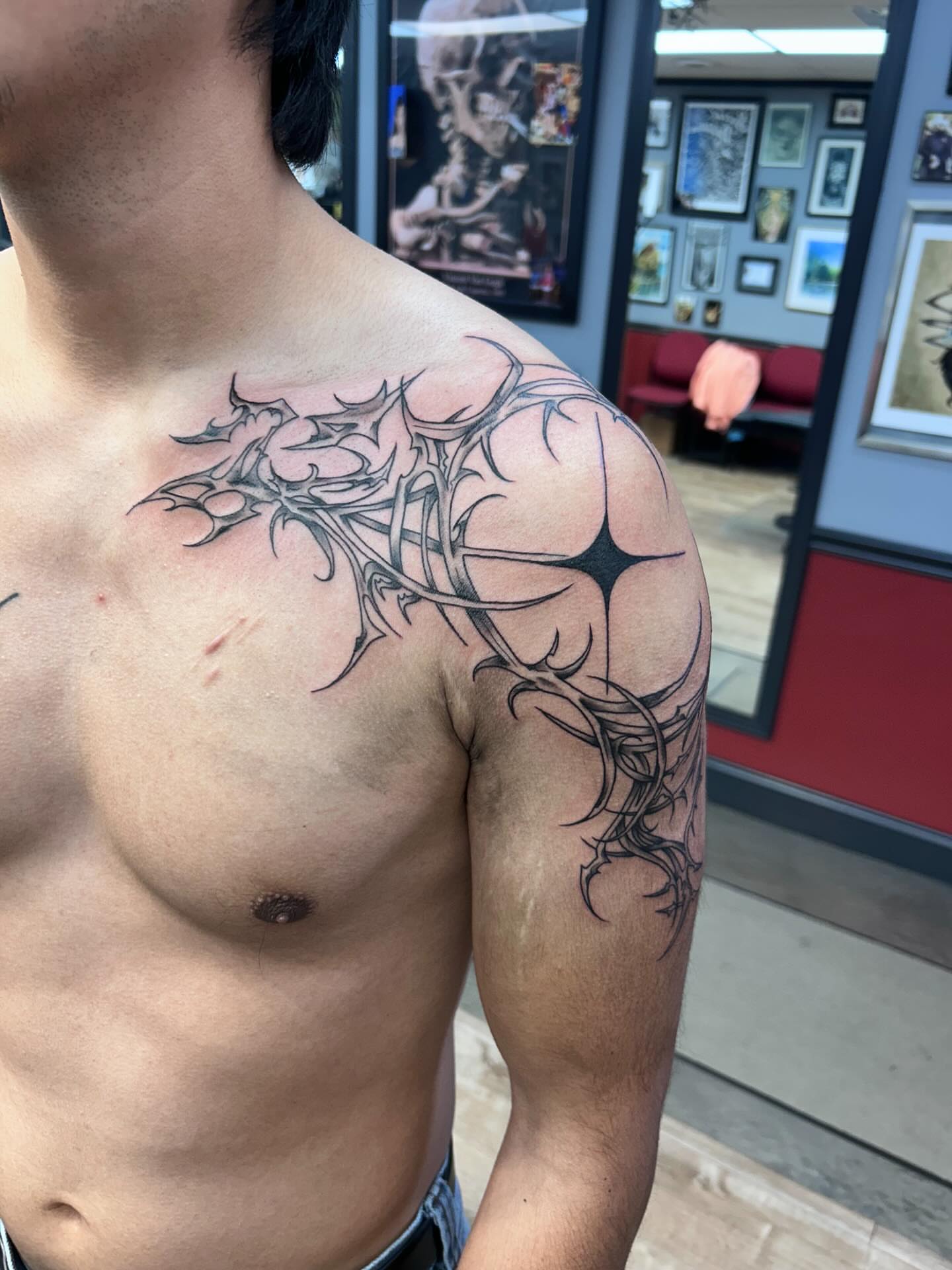 Dragon black and grey tattoo on the shoulder by Ricardo (RJ)