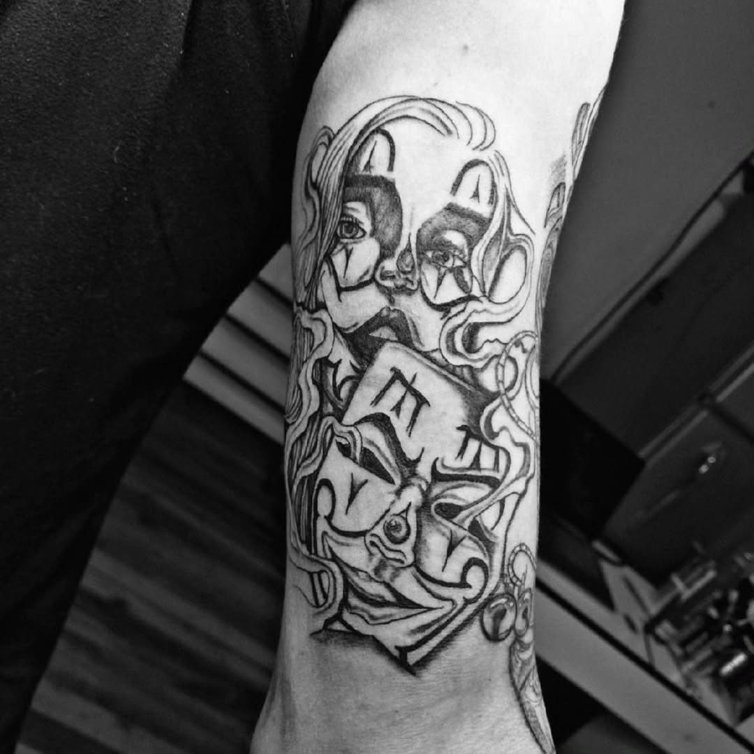 Tattoo by @too_arttoo — black_and_grey, geometric