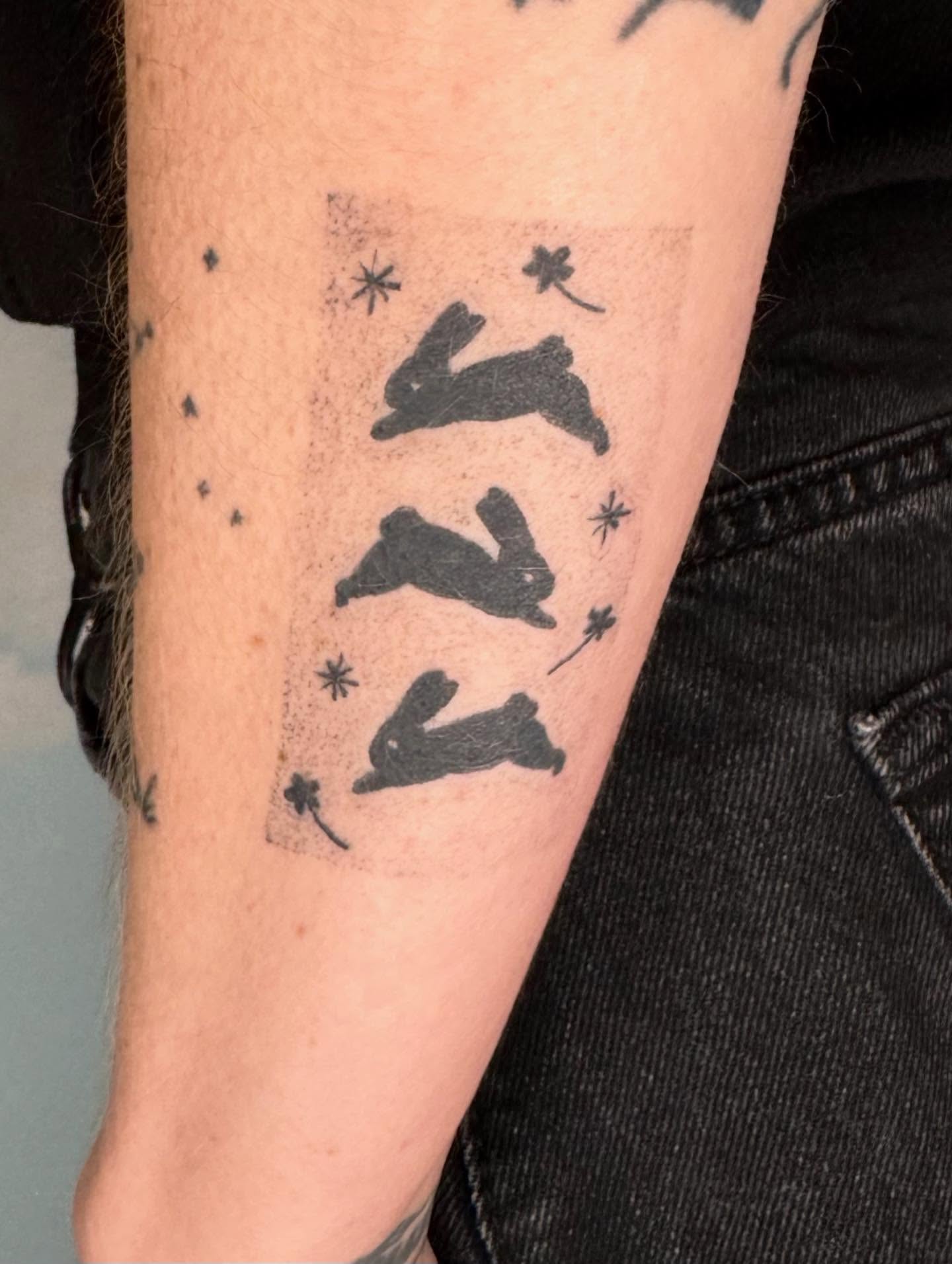 Chinese characters black and grey tattoo on the forearm by Enda 🧚🏻‍♀️