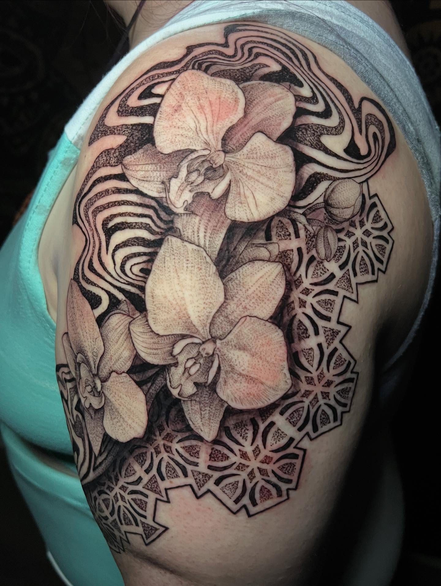 Tattoo by @frankendots — dotwork, realism
