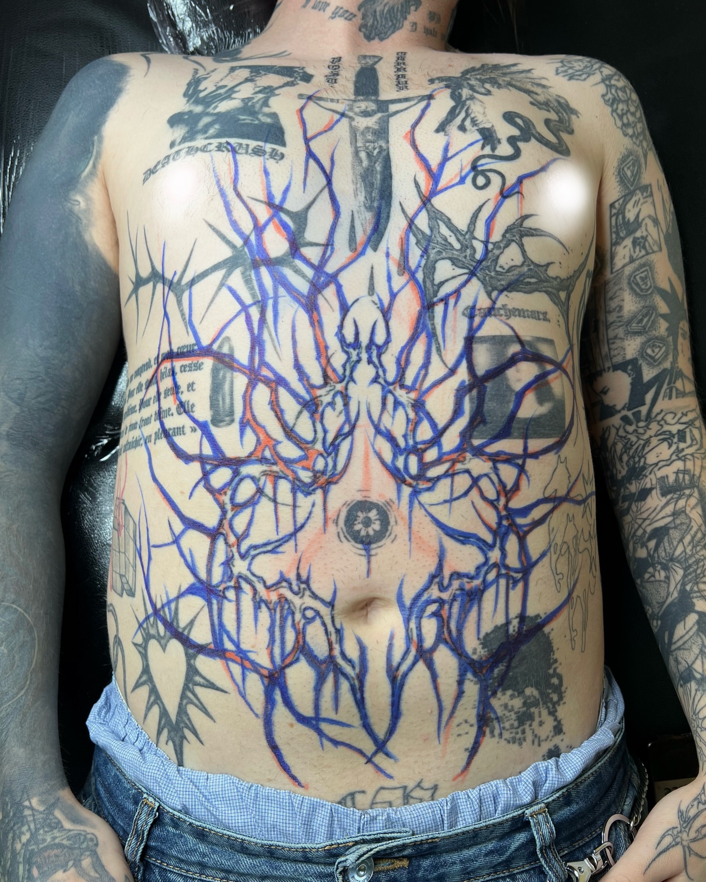 Tattoo by @axelj_ttt — dotwork, geometric