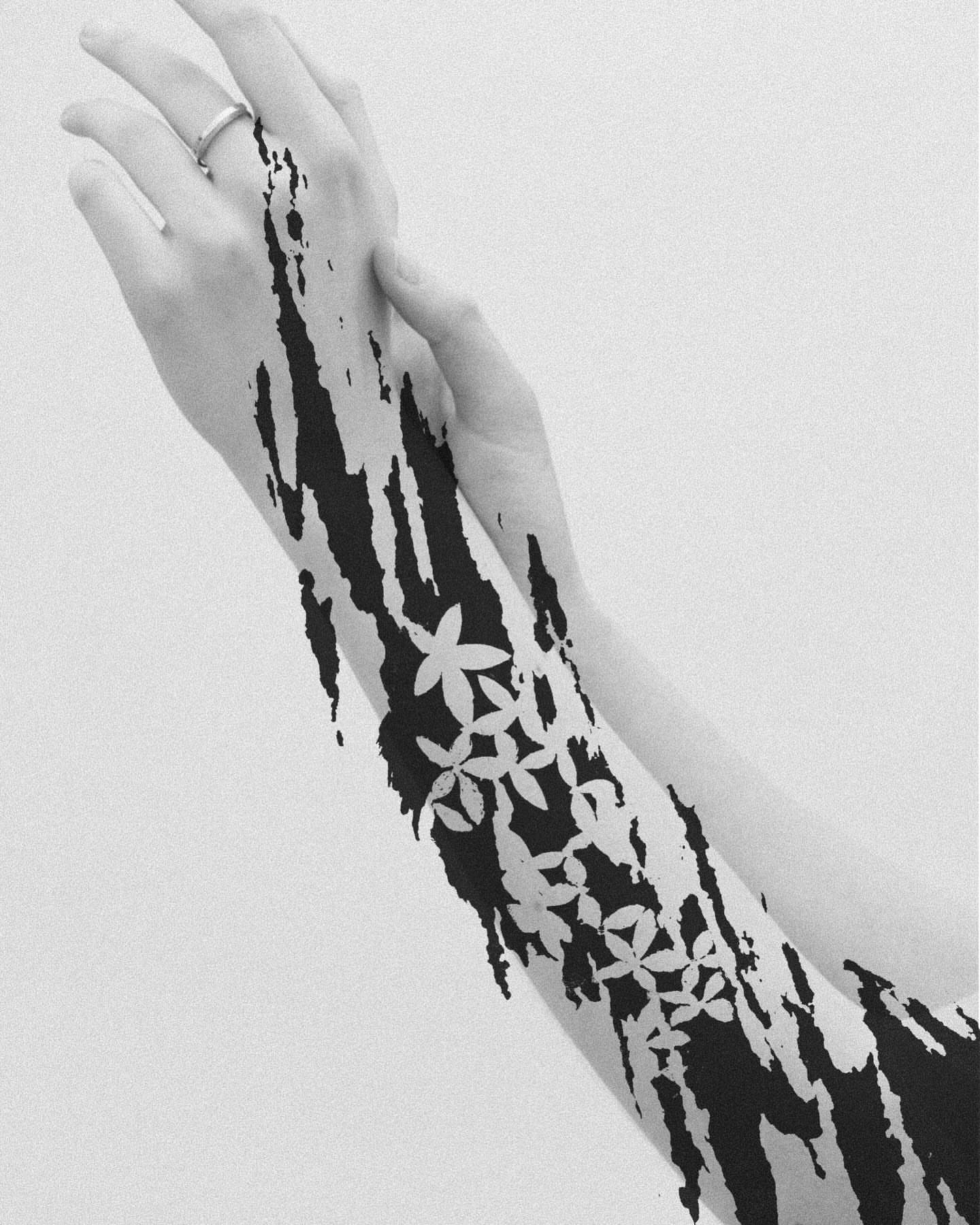 Tattoo by @mung_tattoo — black_and_grey