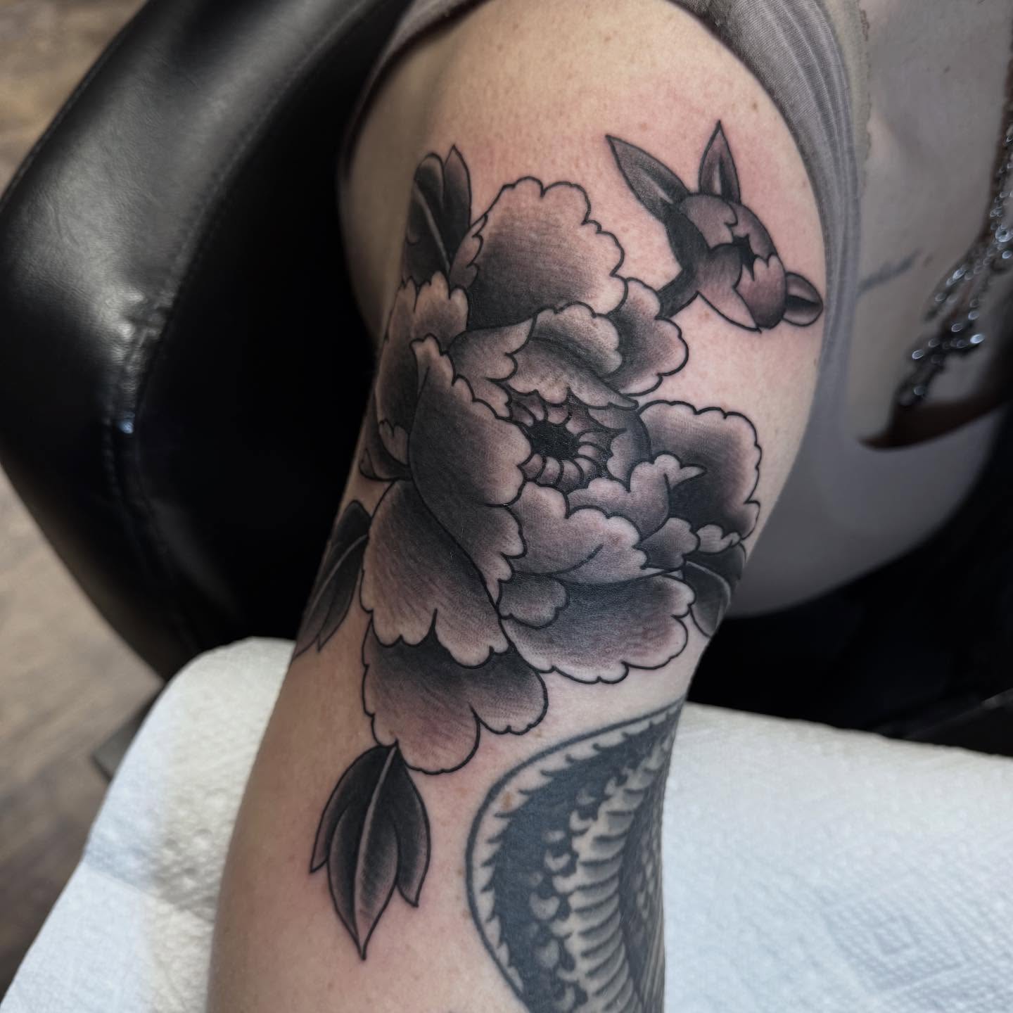 Tattoo by @xlandonx — black_and_grey