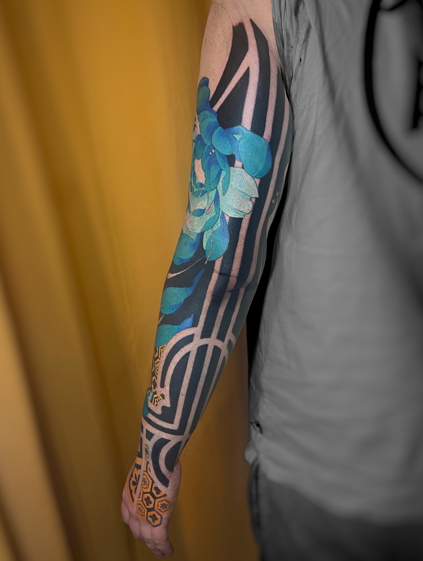 Tattoo by @maudemiel โ geometric
