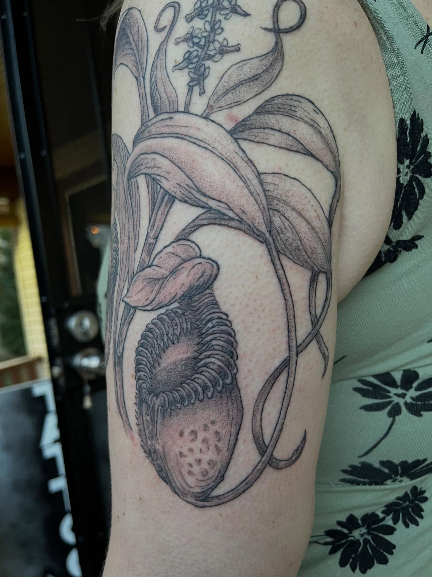 Tattoo by @vincent_espinoza_tattoo — black_and_grey
