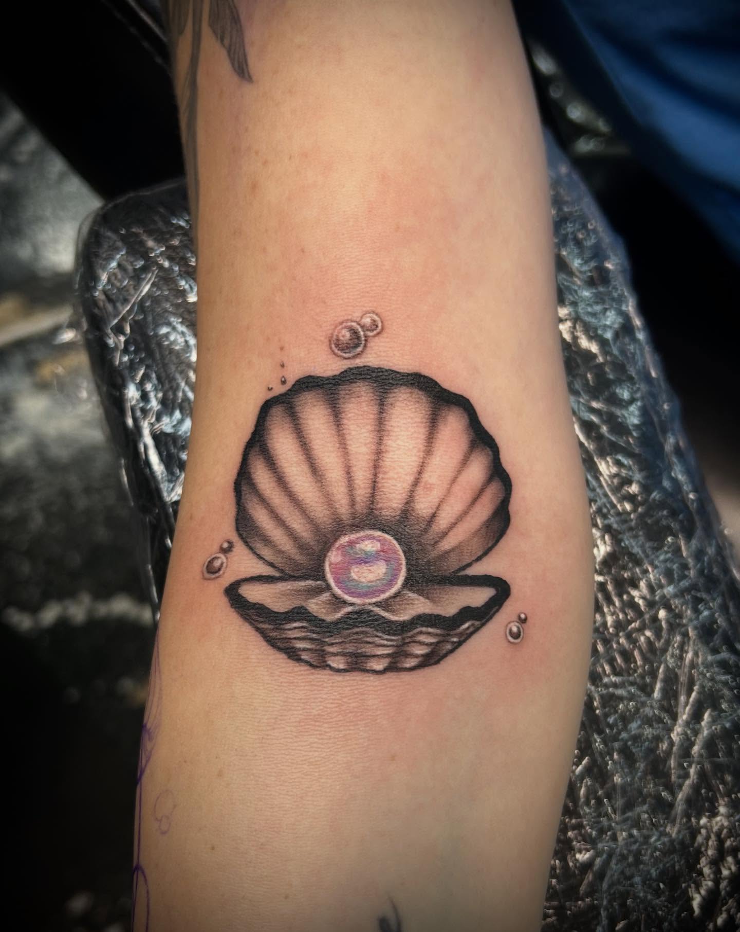 Tattoo by @amry.tattoos — realism