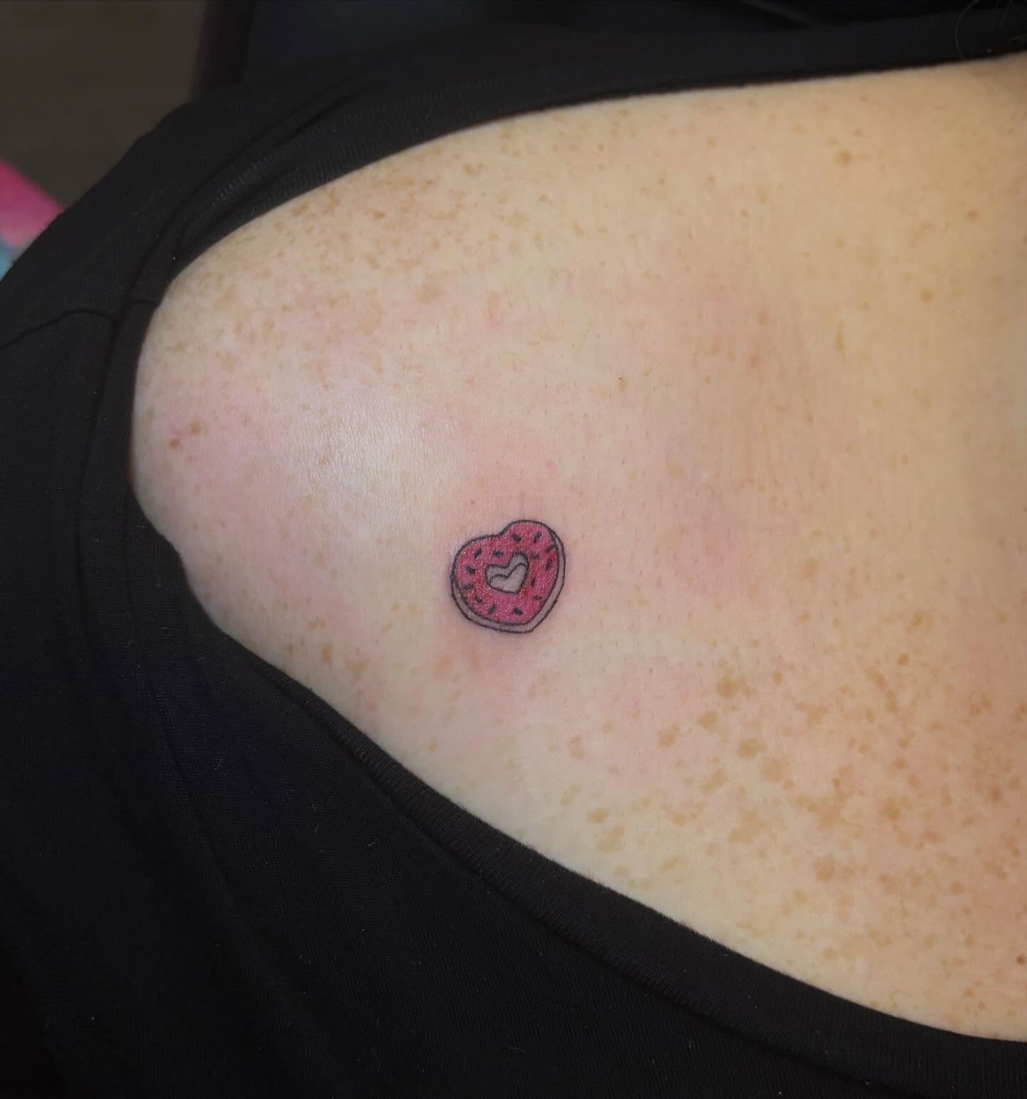 Donut dotwork tattoo on the thigh by Vegas Tattoo Mommy ๐๐, Las Vegas, Nevada