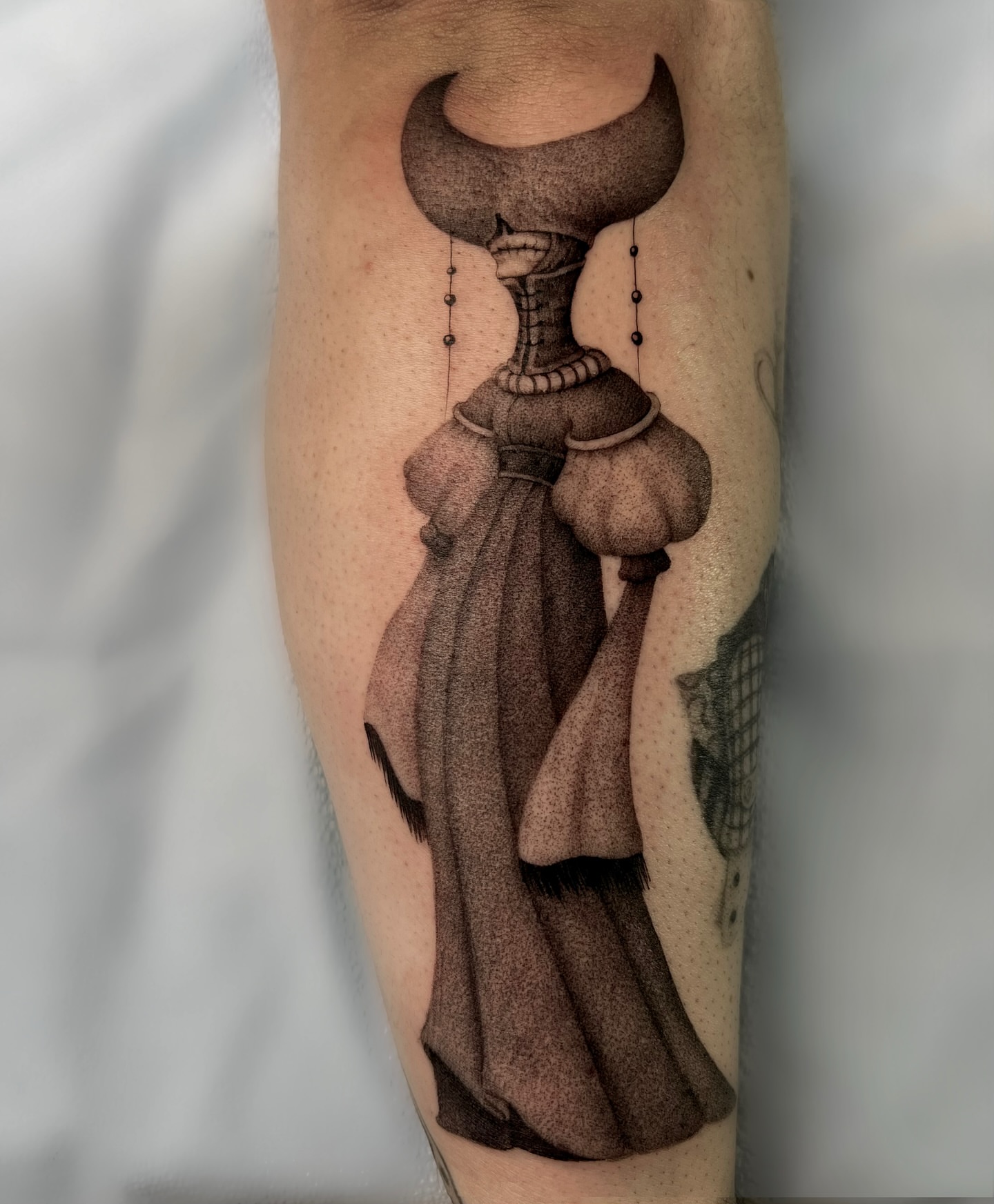 Chalice and woman dotwork tattoo on the forearm by 𝑱𝒖𝒍𝒊𝒂𝒏𝒏𝒂 𝑴𝒆𝒏𝒏𝒂✥𝑷𝒉𝒊𝒍𝒂𝒅𝒆𝒍𝒑𝒉𝒊𝒂✥𝑩𝒍𝒂𝒄𝒌 𝒂𝒏𝒅 𝑮𝒓𝒂𝒚