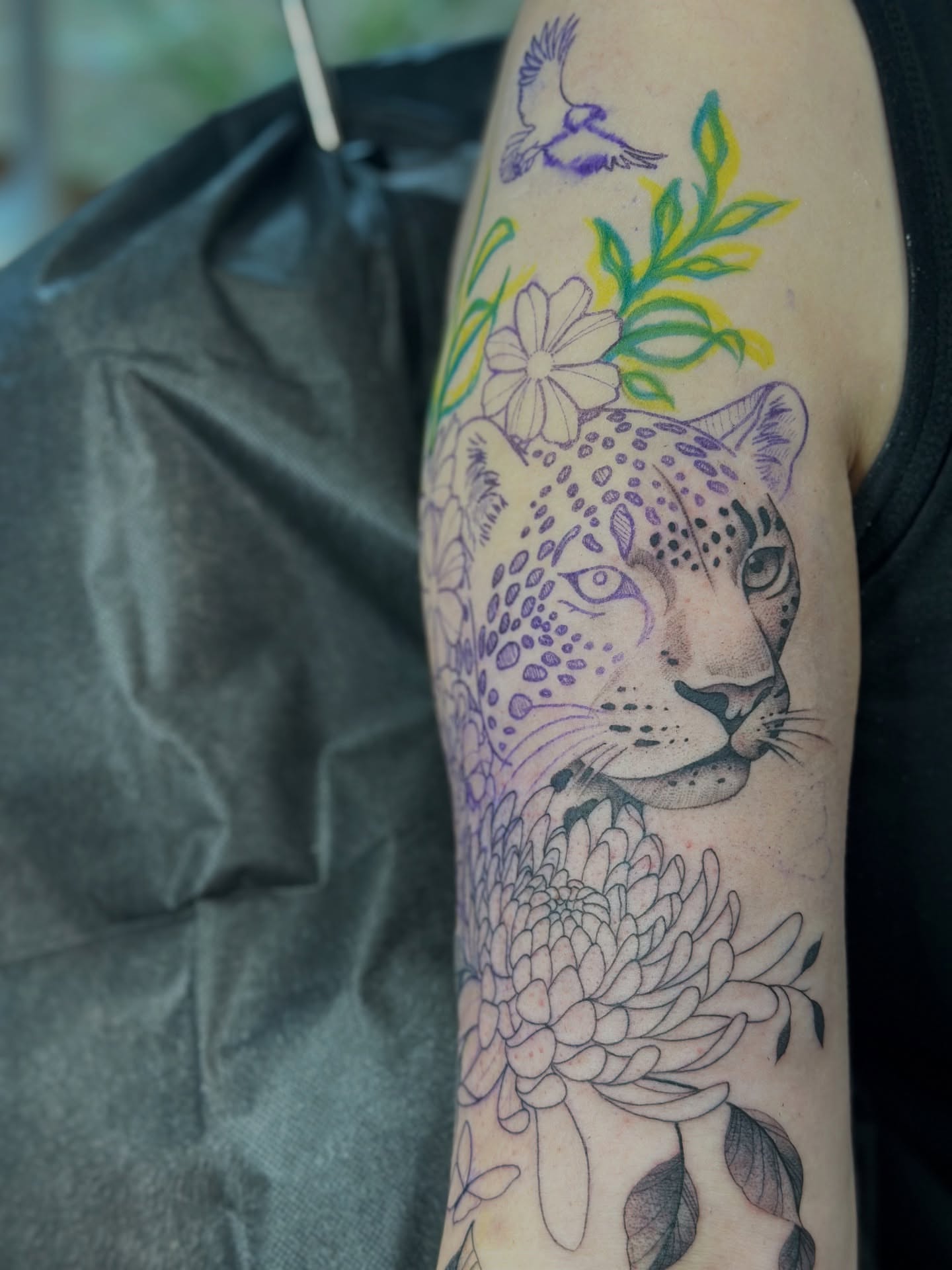 Tattoo by @vreevestattoo โ dotwork, realism