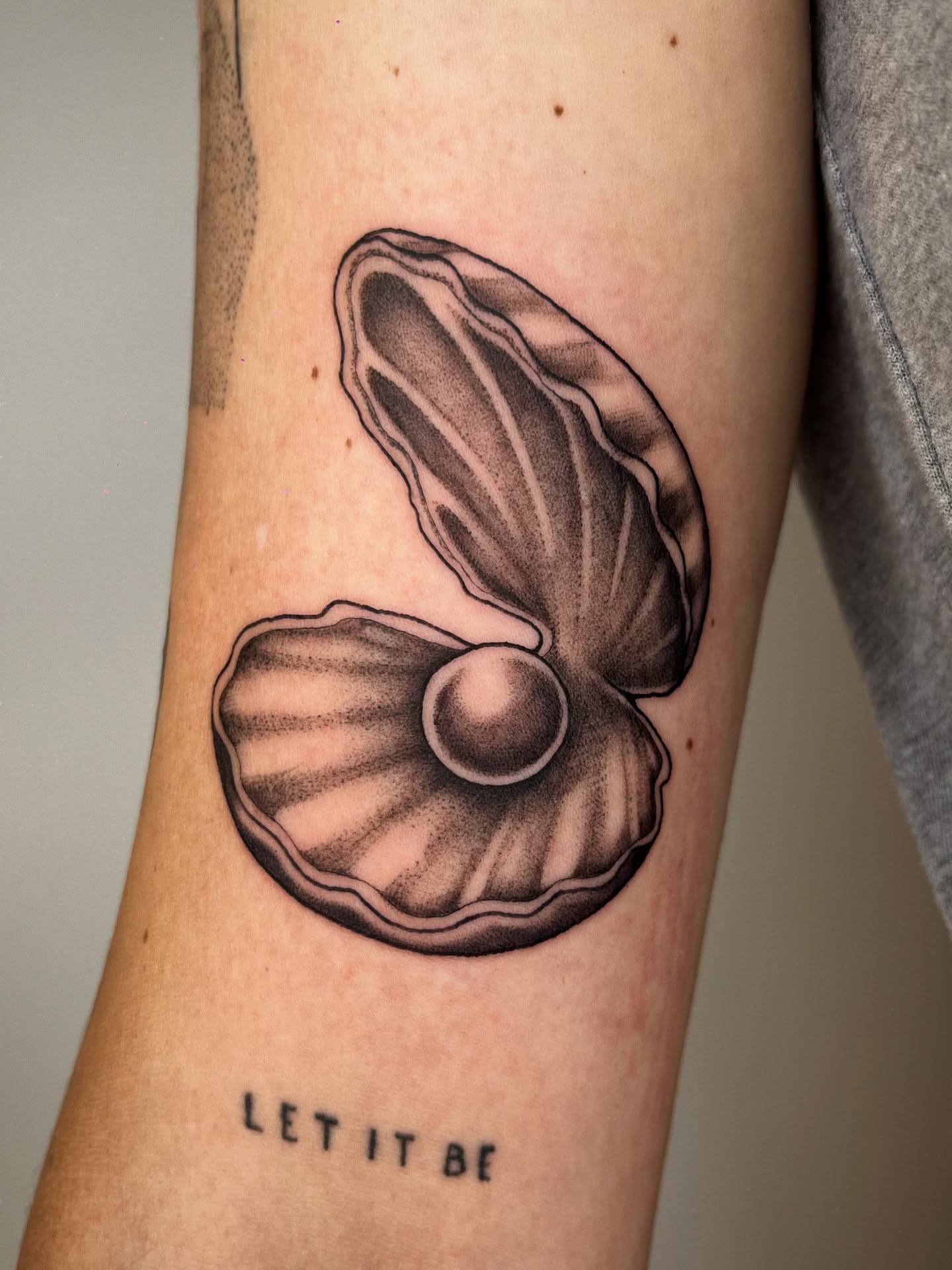 Tattoo by @leneya__valenti β realism