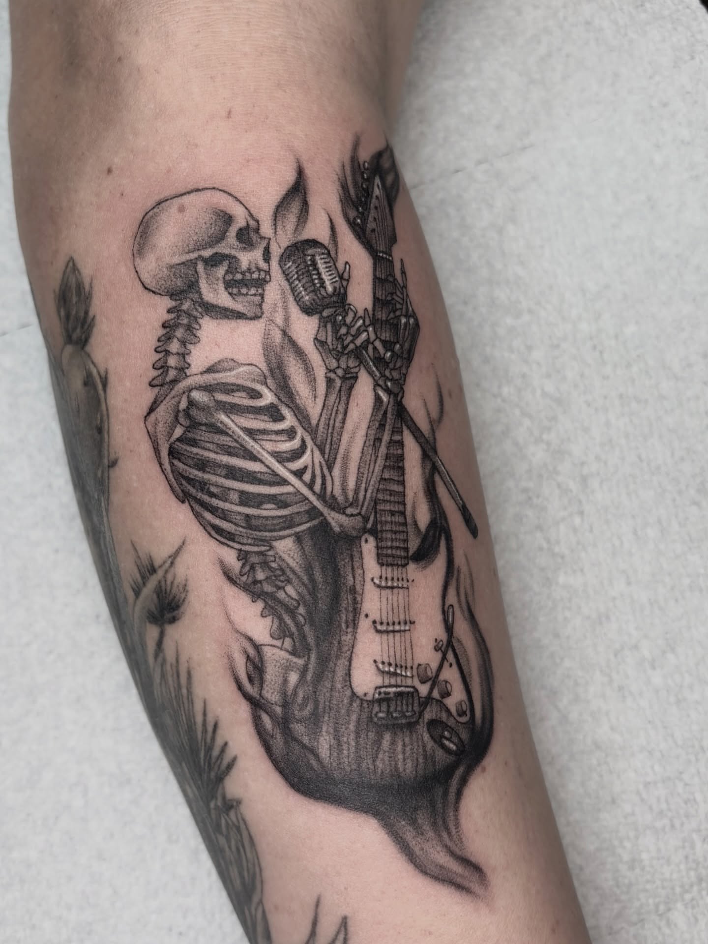 Tattoo by @han_vertal_ink — black_and_grey, realism