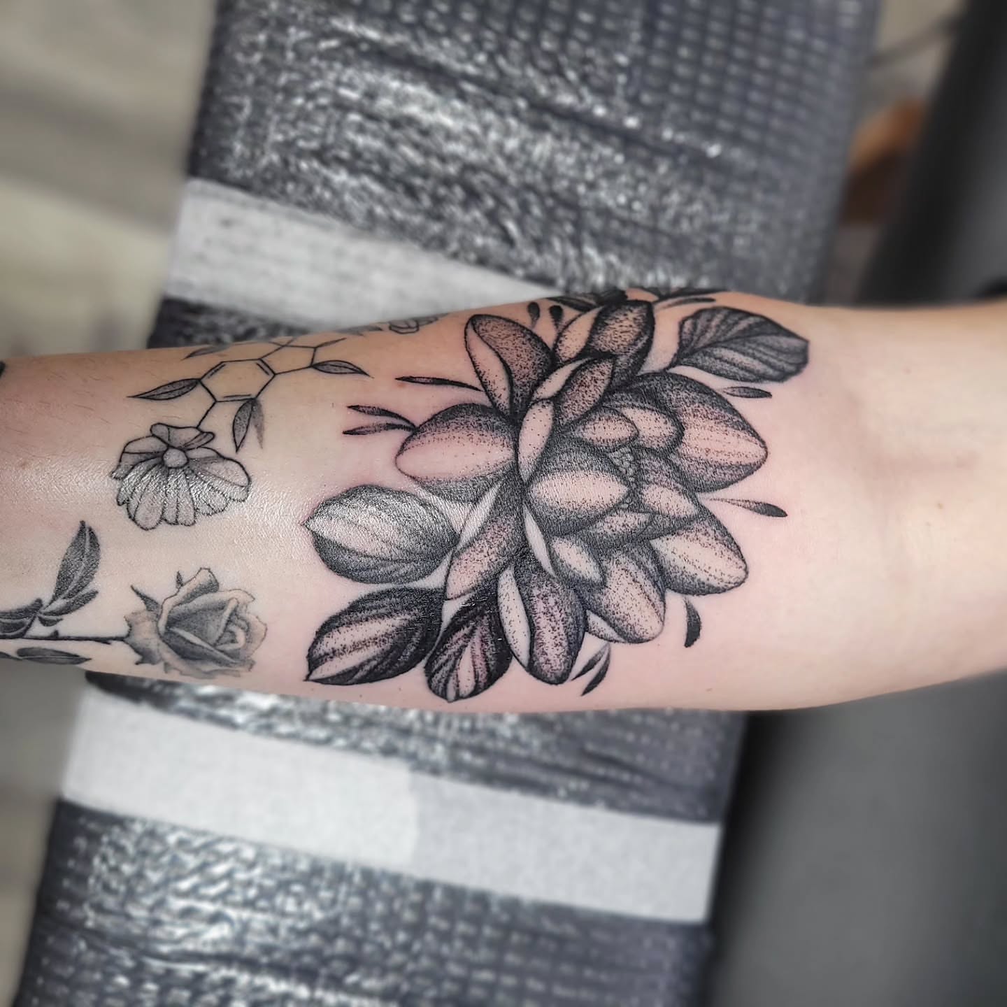 Tattoo by @tatsbykyra1 โ dotwork, black_and_grey