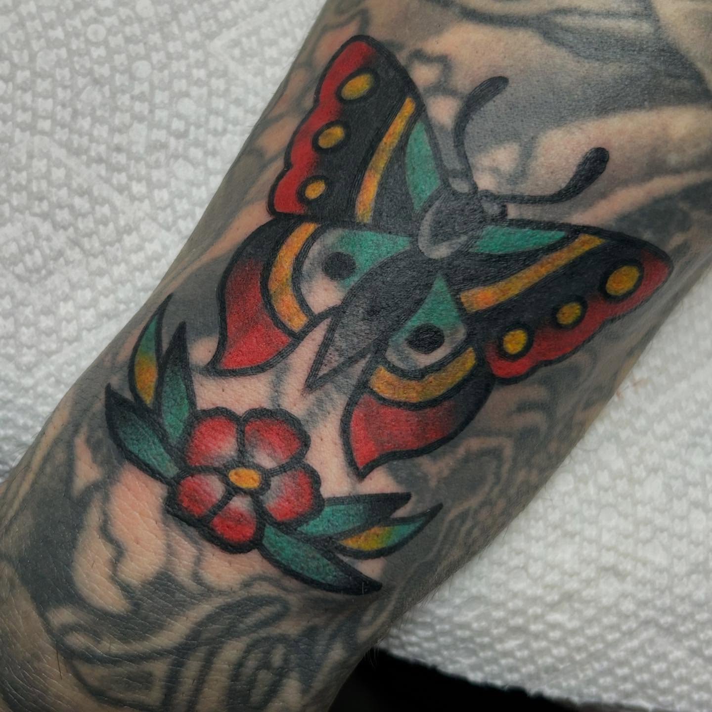 Tattoo by @missfinetattoo — american_traditional