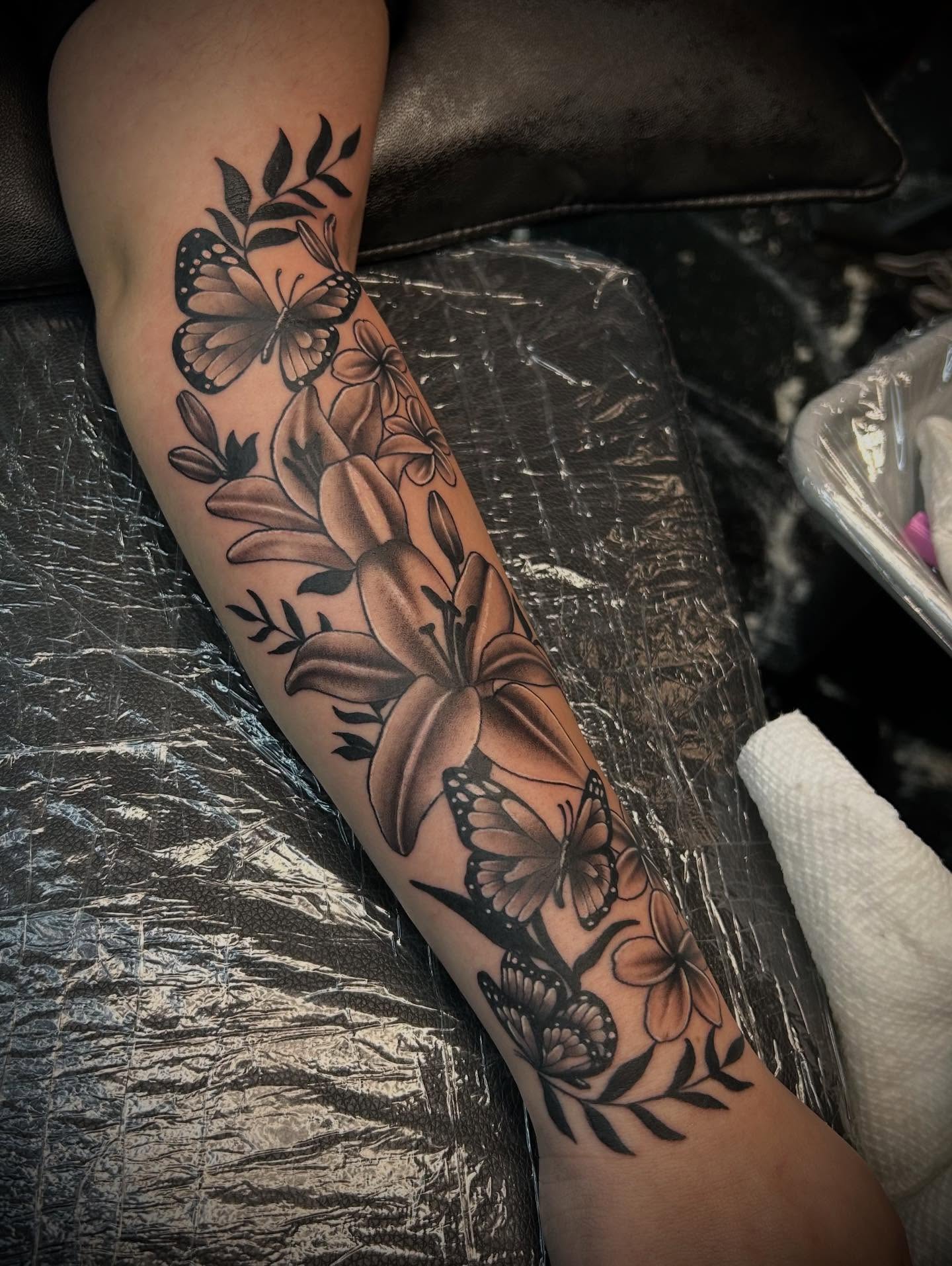 Tattoo by @amry.tattoos — black_and_grey, realism