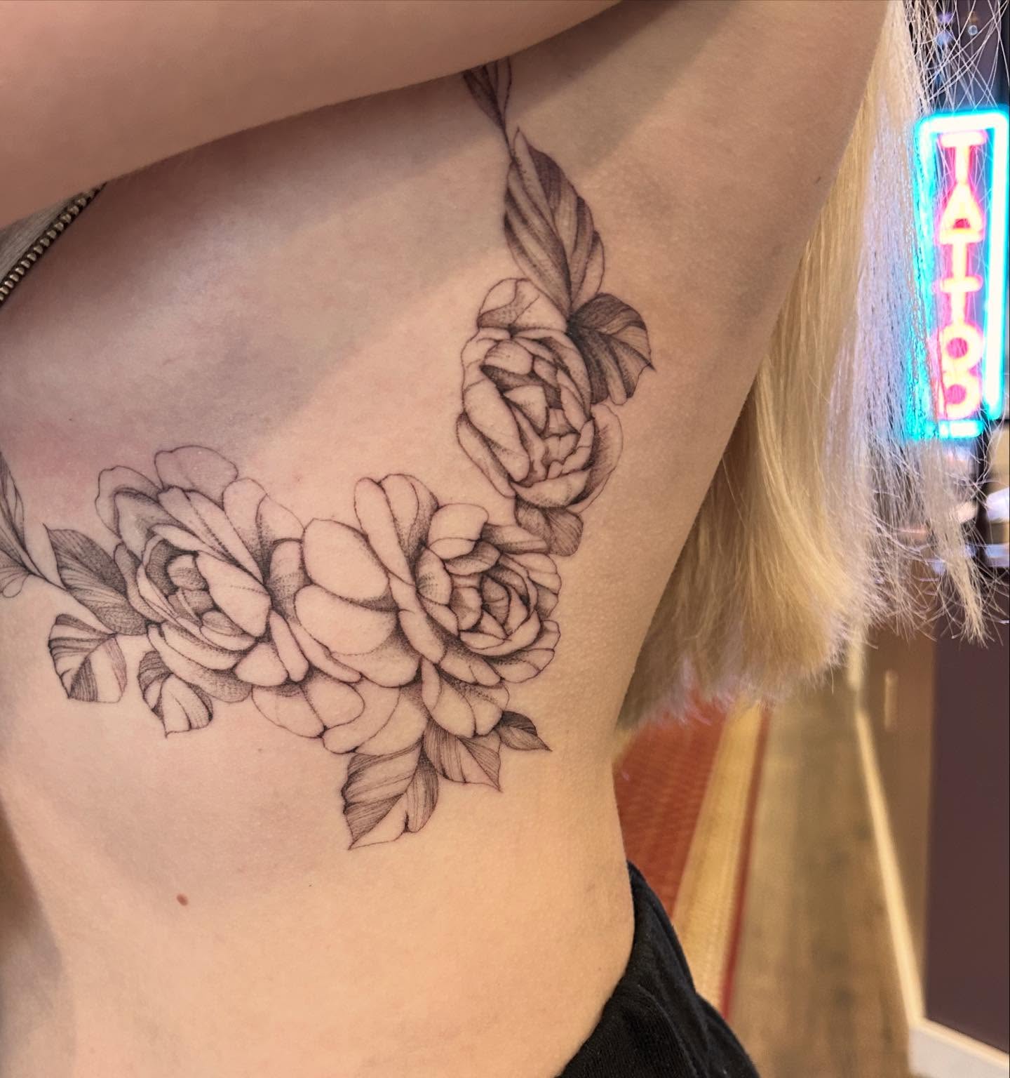 Flowers black and grey tattoo on the ribs by Elizabeth (Lib), Murfreesboro, Tennessee