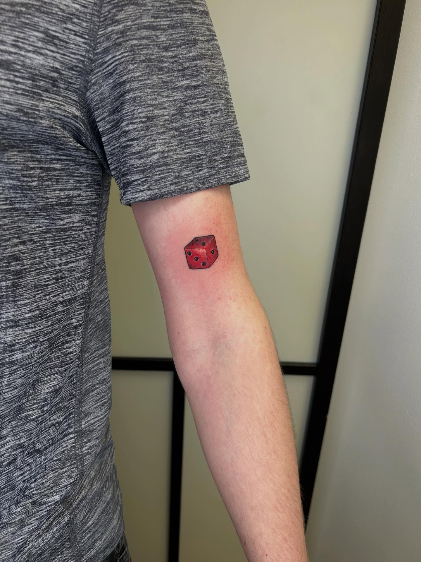 Tattoo by @b1ack_t4t β geometric