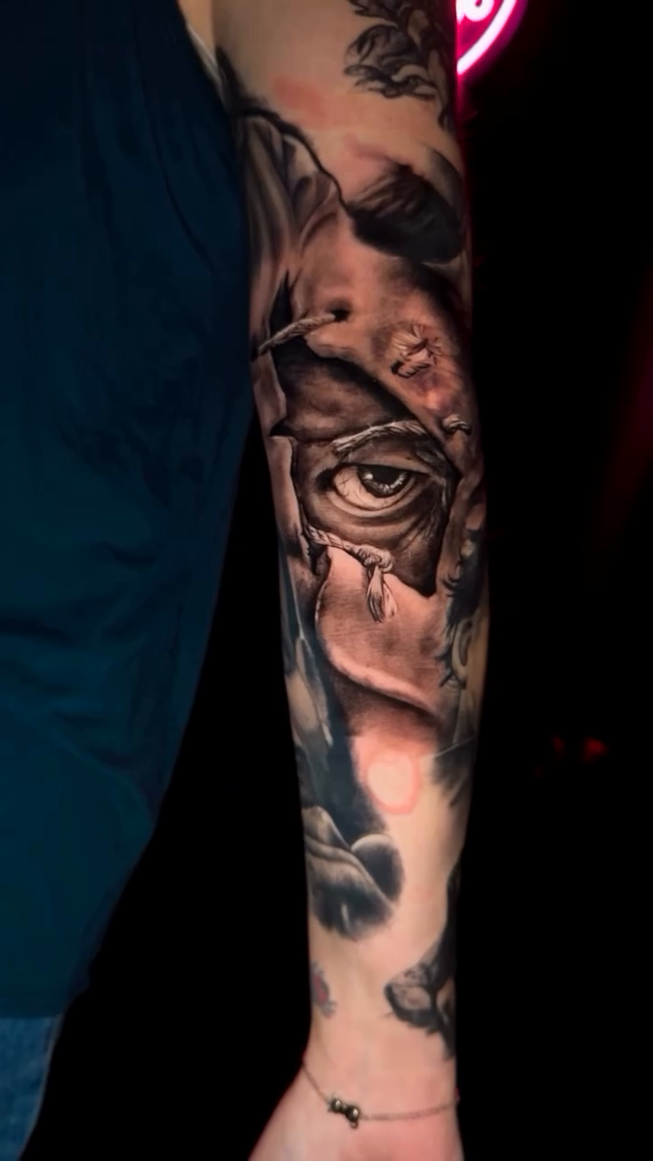 Tattoo by @jaycunliffe — realism, black_and_grey
