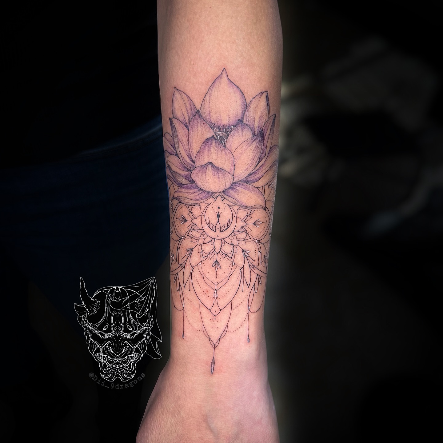 Tattoo by @dii_9dragons β dotwork, geometric