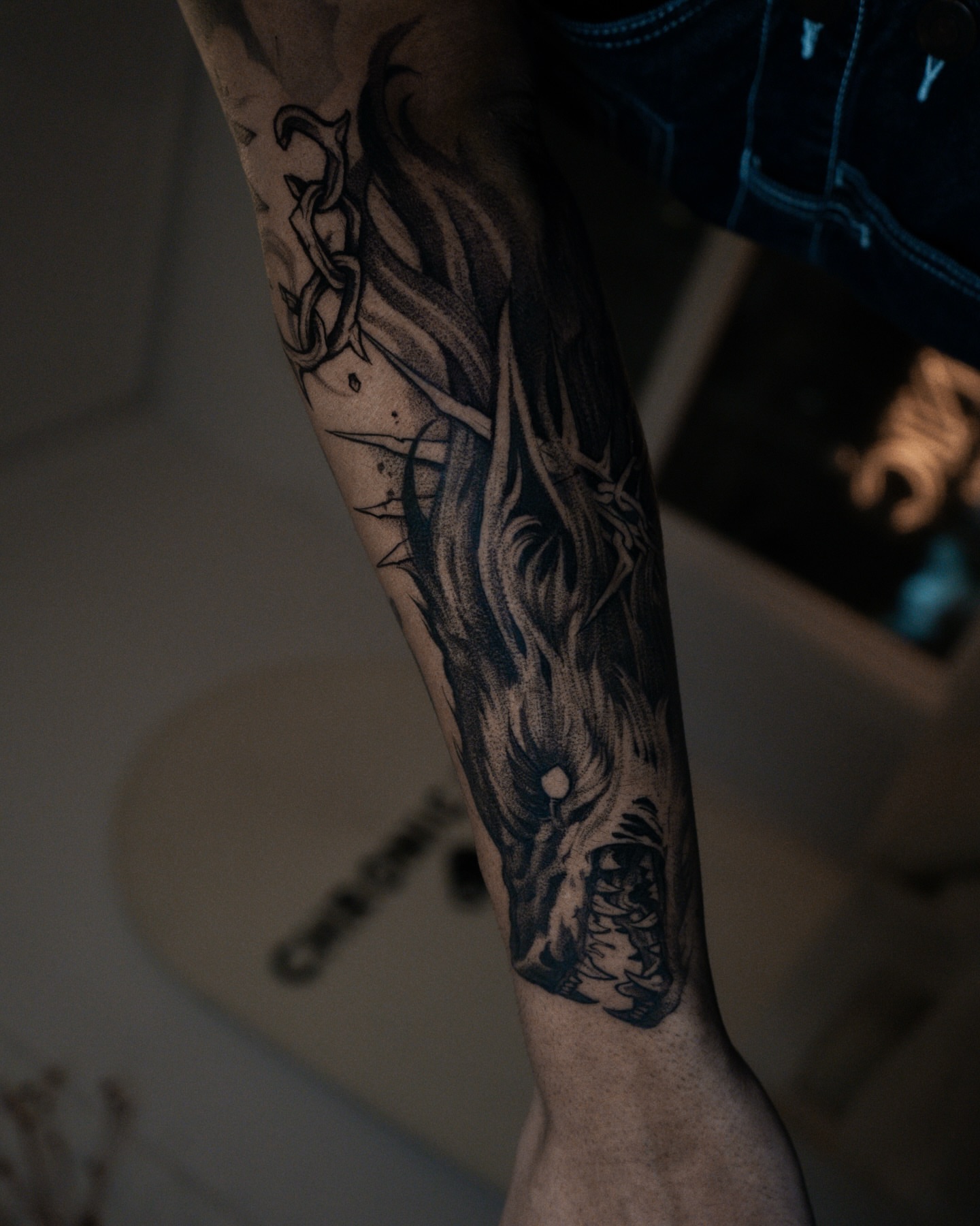Lion realism tattoo on the forearm by Bruna Bianculli