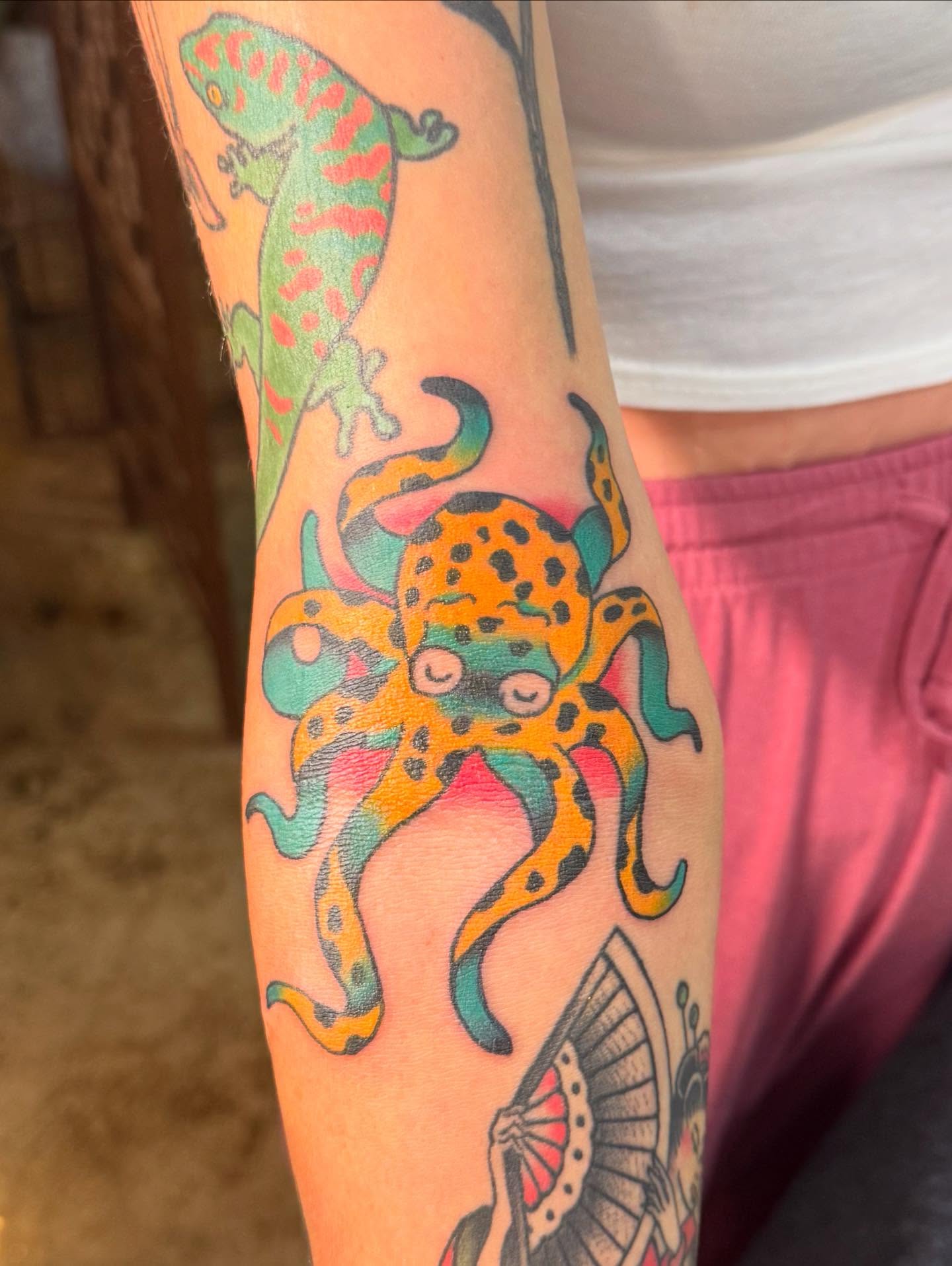 Tattoo by @hector_sinkorswim — new_school, illustrative