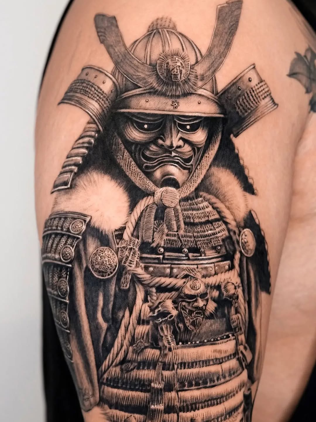 Samurai warrior realism tattoo on the upper arm by Jun