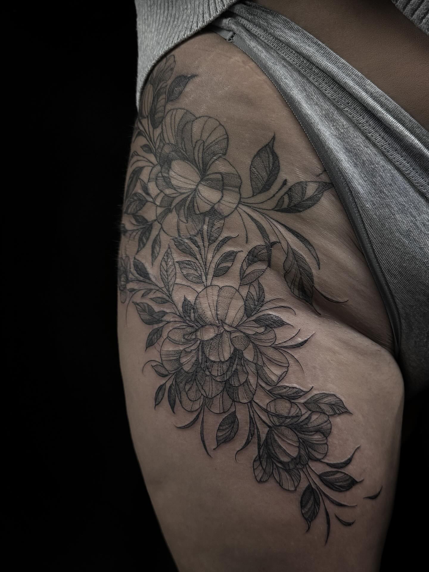 Tattoo by @bethanxvii — black_and_grey