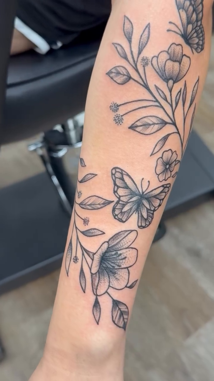Tattoo by @thecatrinaink — fine_line
