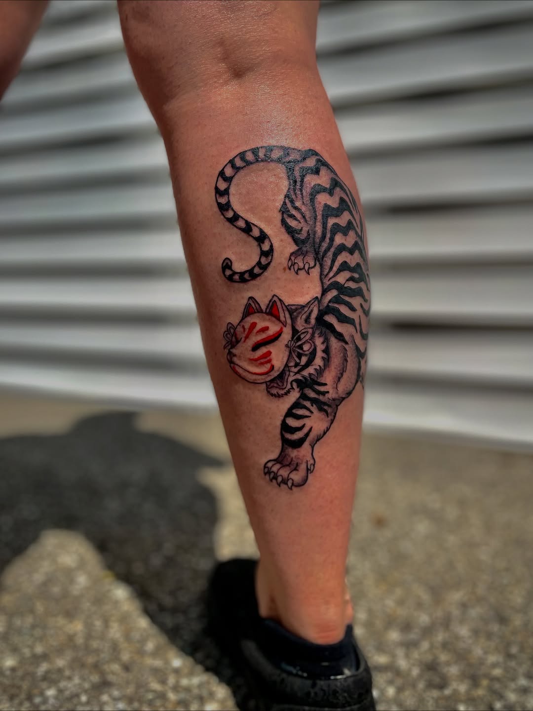 Tattoo by @livcassinelli โ japanese_irezumi, black_and_grey
