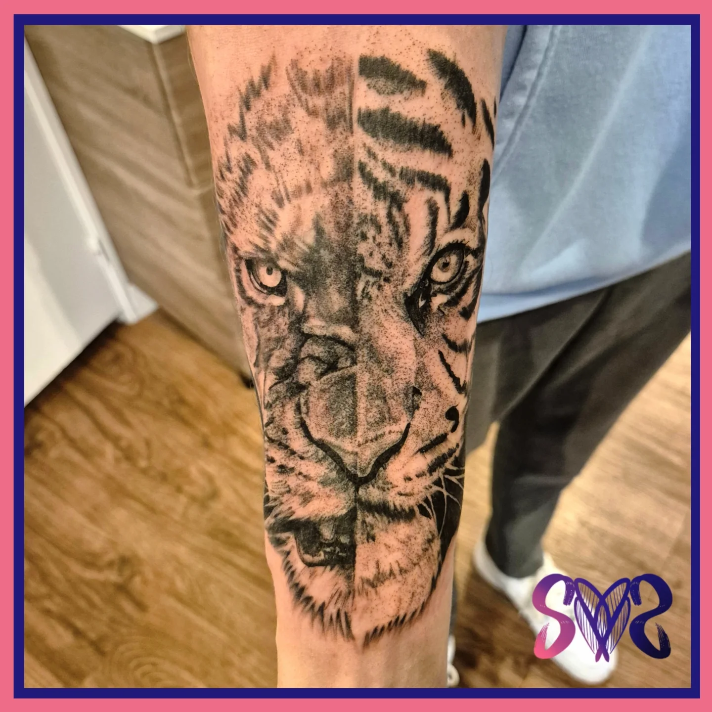 Tiger realism tattoo on the forearm by Sooz, Tours, Centre-Val de Loire